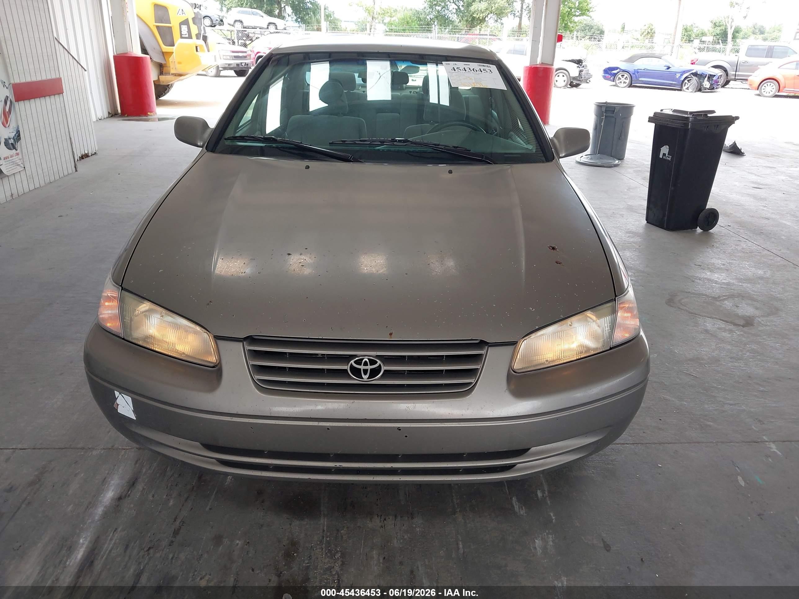 1999 Toyota Camry Le Beige vin: 4T1BG22K3XU512610
