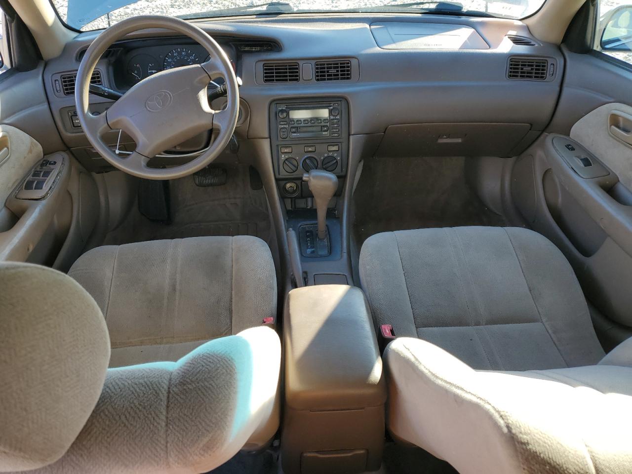 2000 Toyota Camry Ce Серебряный vin: 4T1BG22K3YU687621