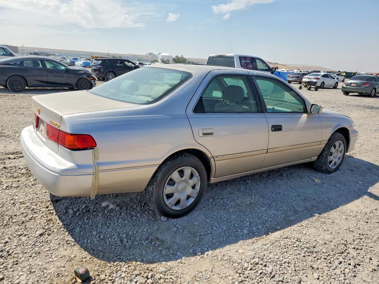 2002 Toyota Camrry Gray vin: 4T1BG22K3YU950593