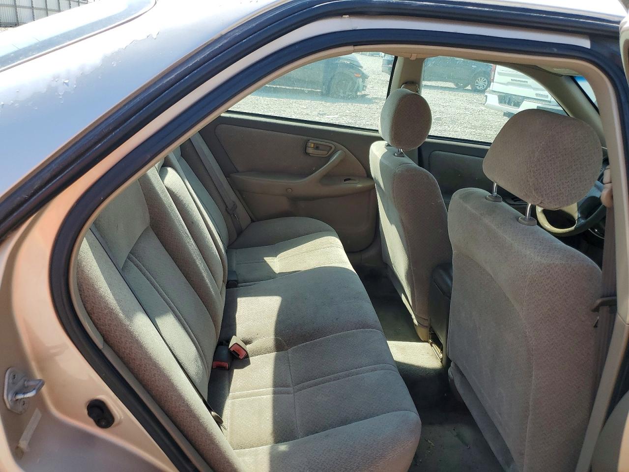2002 Toyota Camrry Gray vin: 4T1BG22K3YU950593