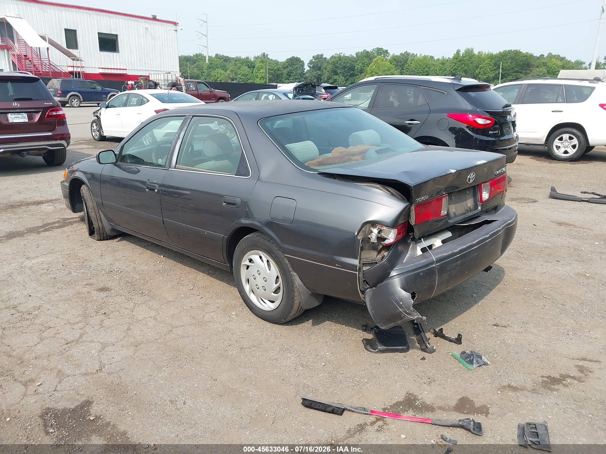 2000 Toyota Camry Le Gray vin: 4T1BG22K3YU965918