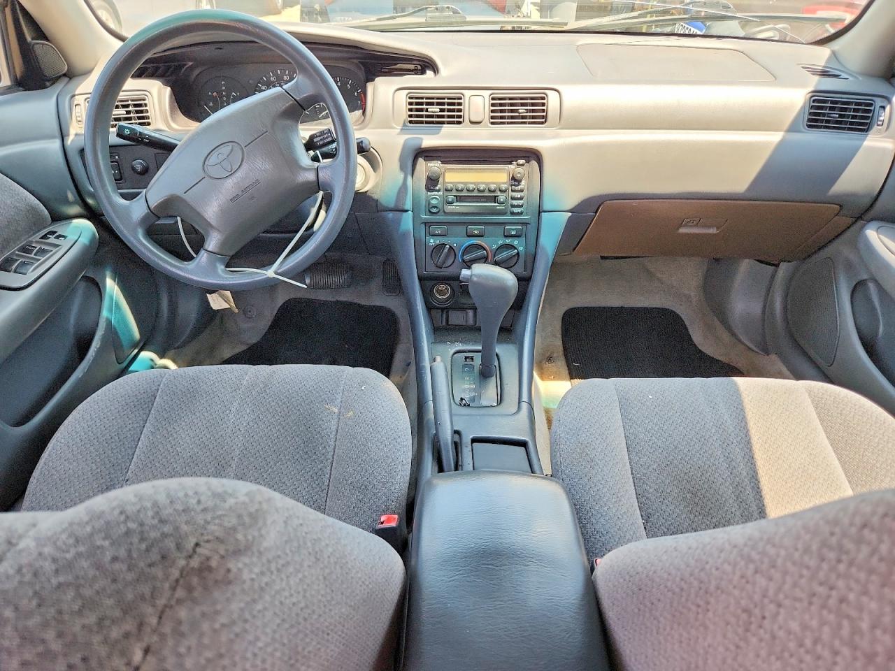 2001 Toyota Camry Le Gray vin: 4T1BG22K41U053675