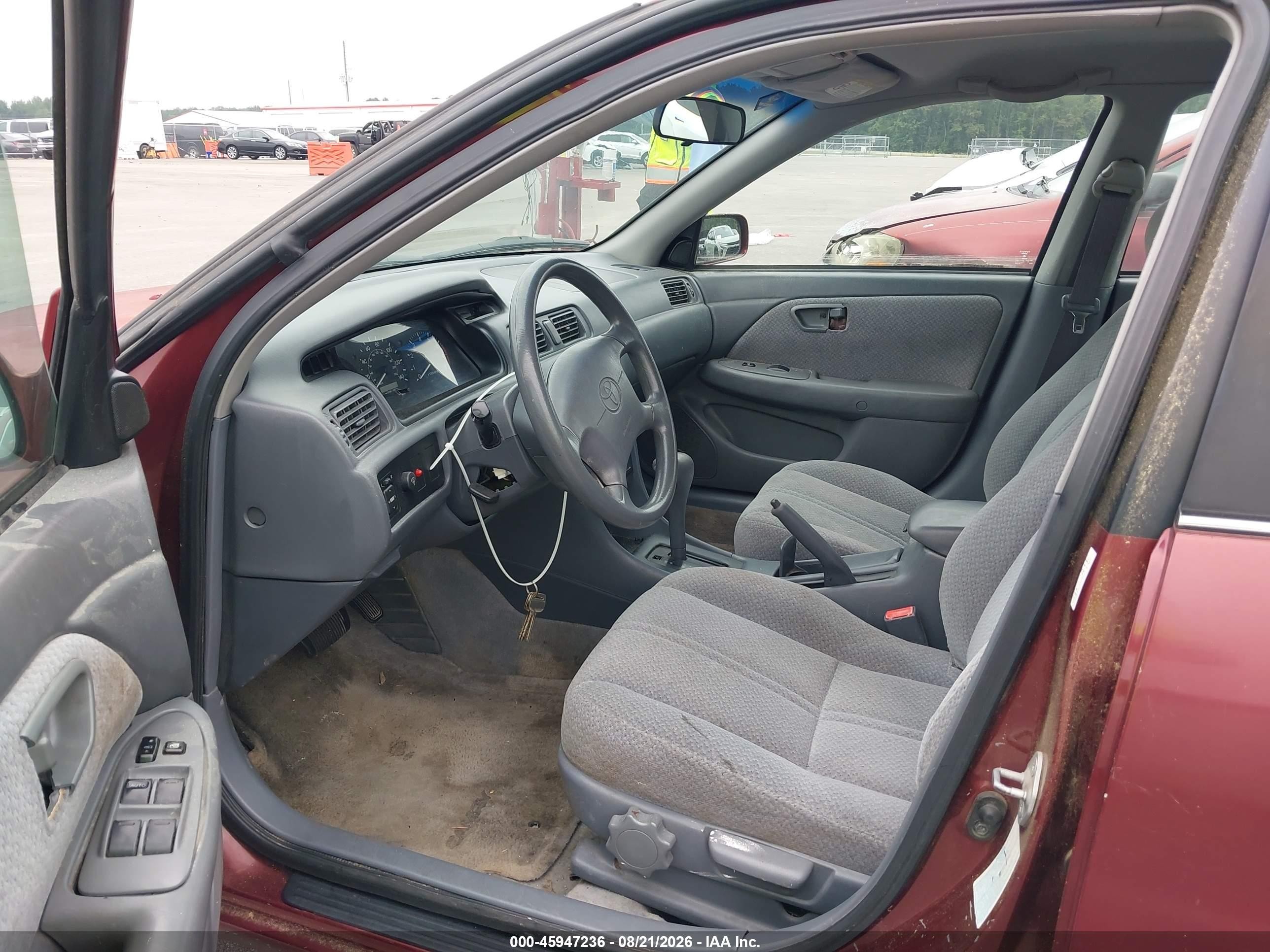 2001 Toyota Camry Le Maroon vin: 4T1BG22K41U089463