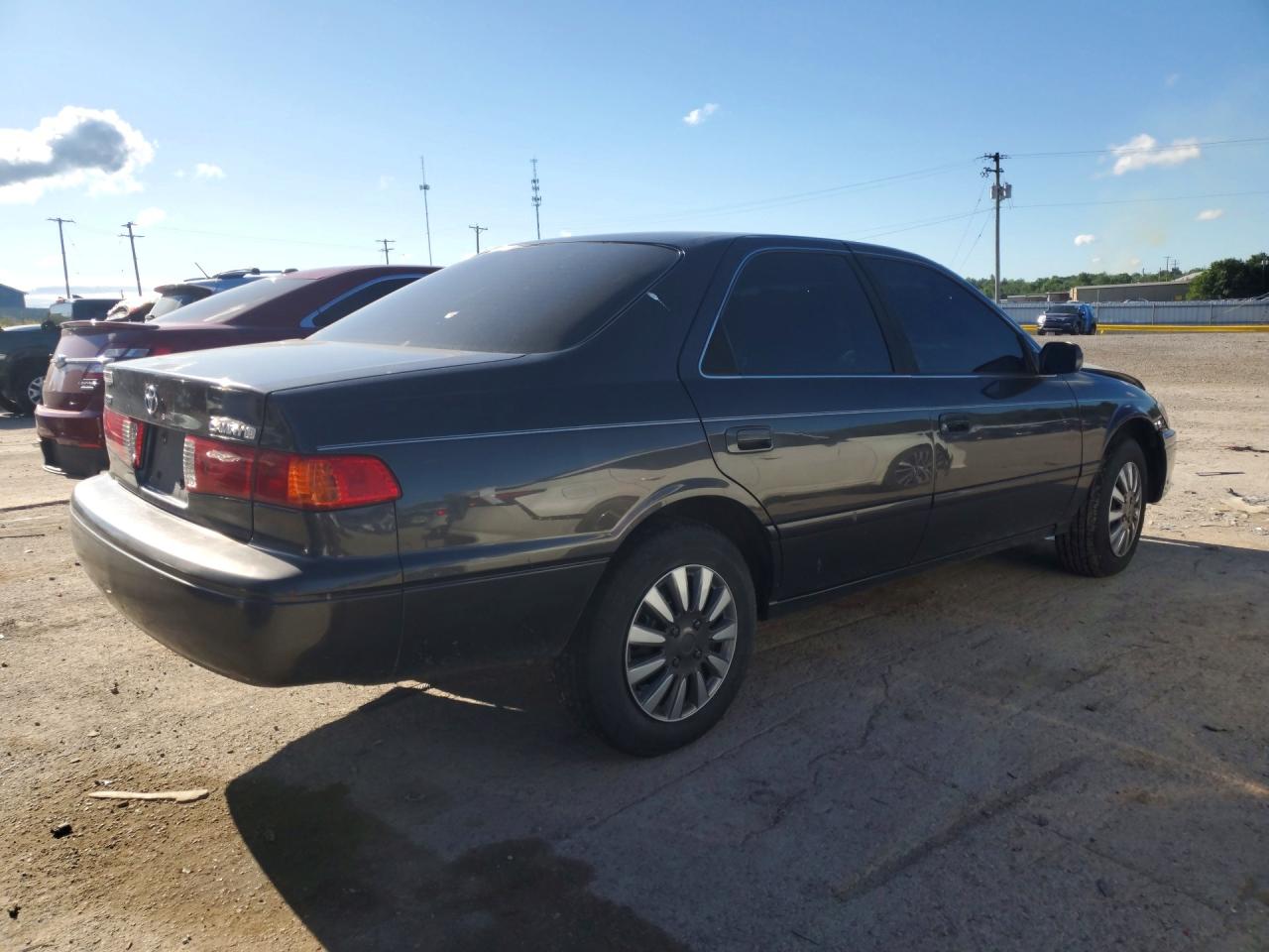 2000 Toyota Camry Le Gray vin: 4T1BG22K47U976751