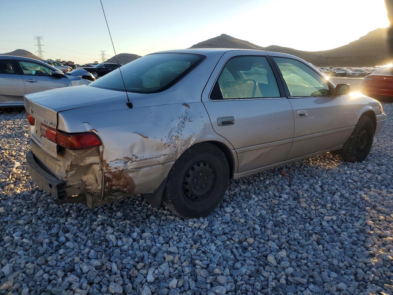 1997 Toyota Camry Ce Серебряный vin: 4T1BG22K4VU108874