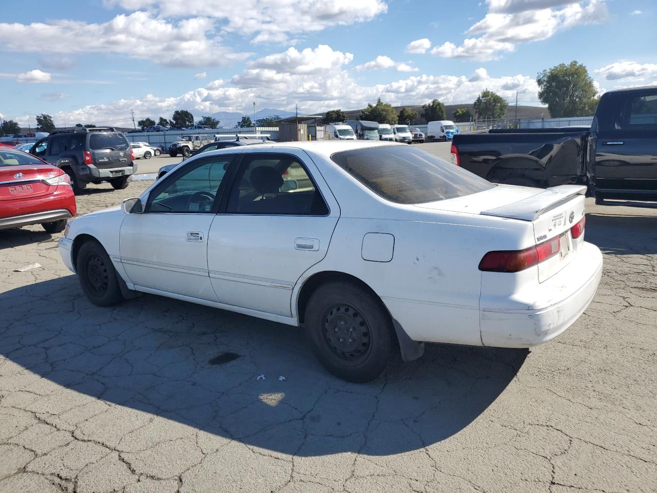 1997 Toyota Camry Ce White vin: 4T1BG22K4VU802836