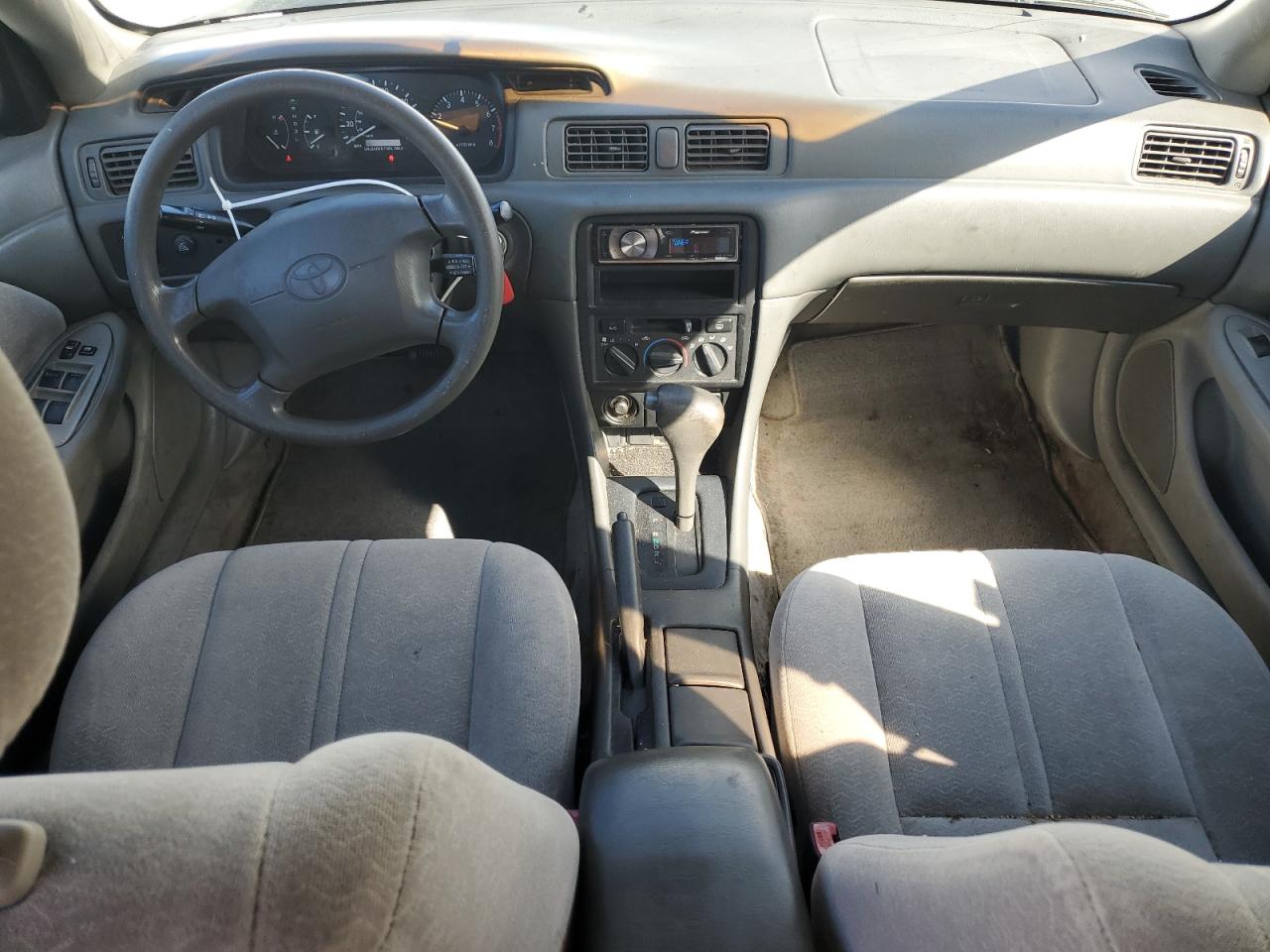 1997 Toyota Camry Ce White vin: 4T1BG22K4VU802836