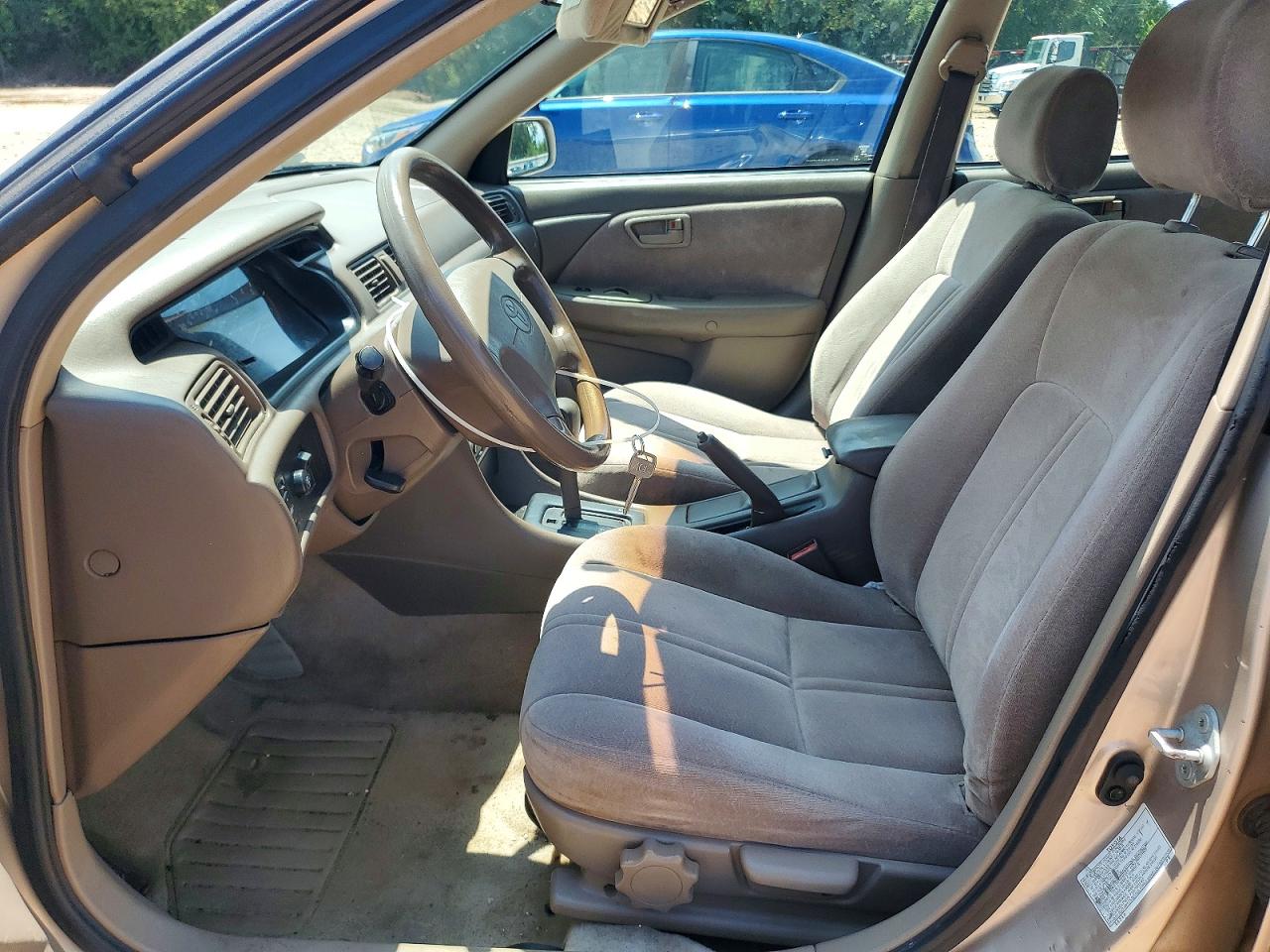 1998 Toyota Camry Le Tan vin: 4T1BG22K4WU330204