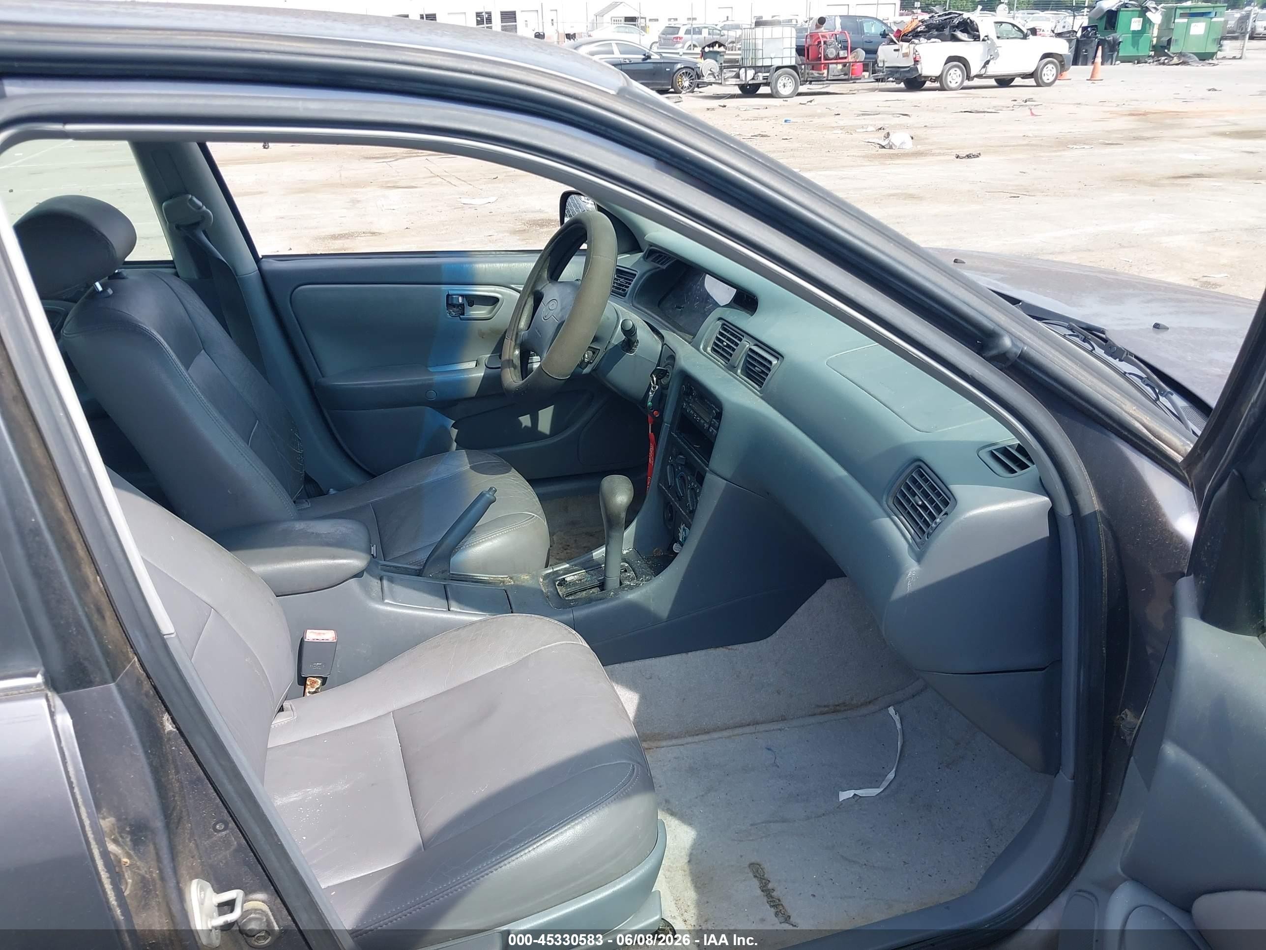 1998 Toyota Camry Le Серый vin: 4T1BG22K4WU377880