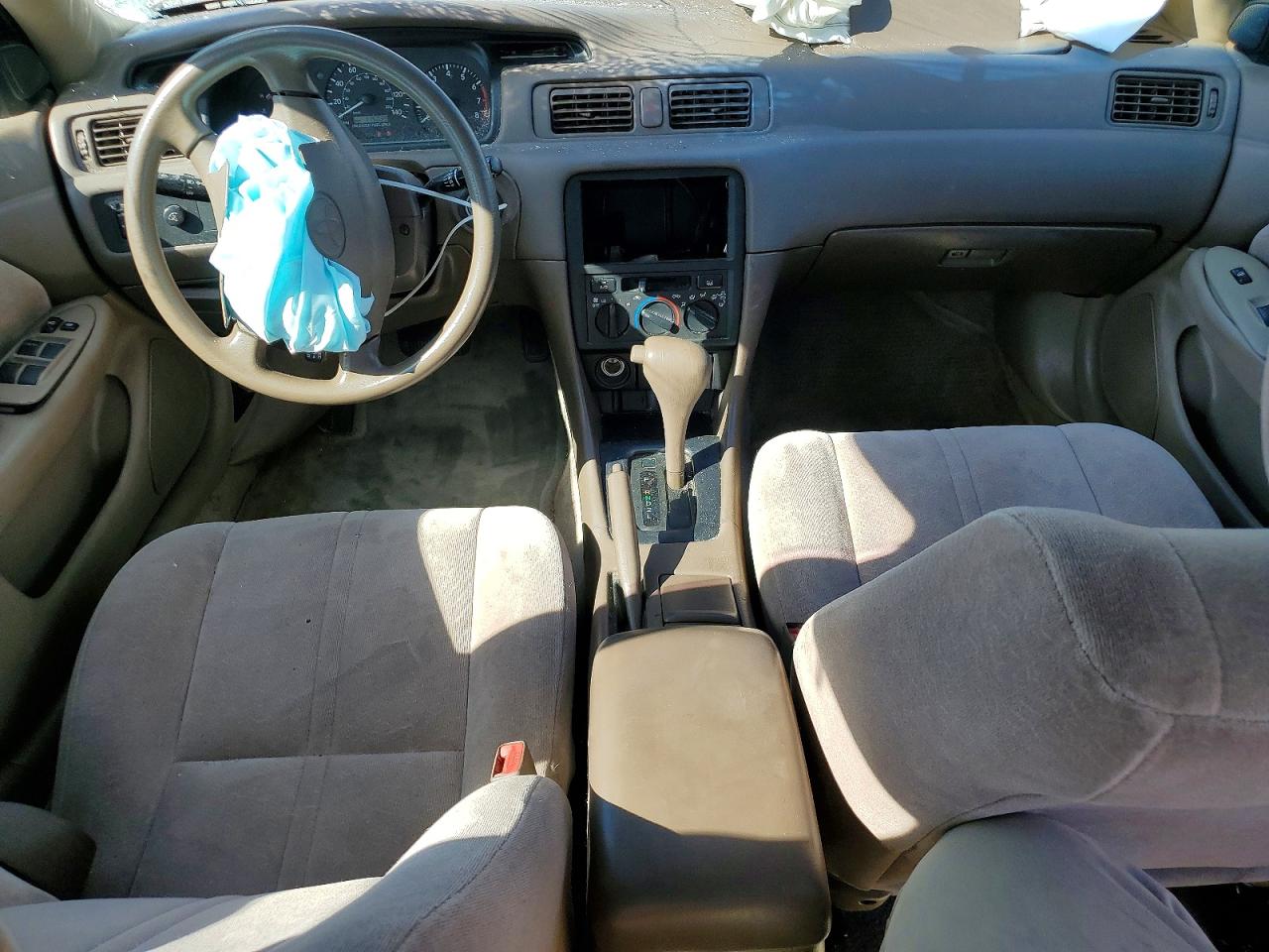 1999 Toyota Camry Le Кремовый vin: 4T1BG22K4XU509313