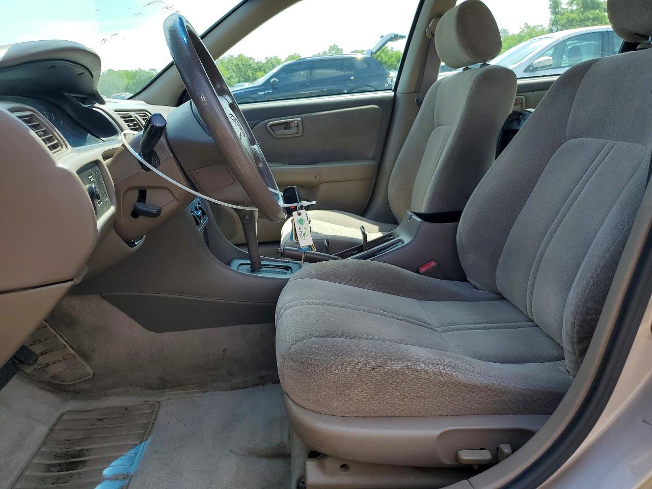 2000 Toyota Camry Le Tan vin: 4T1BG22K4YU665255