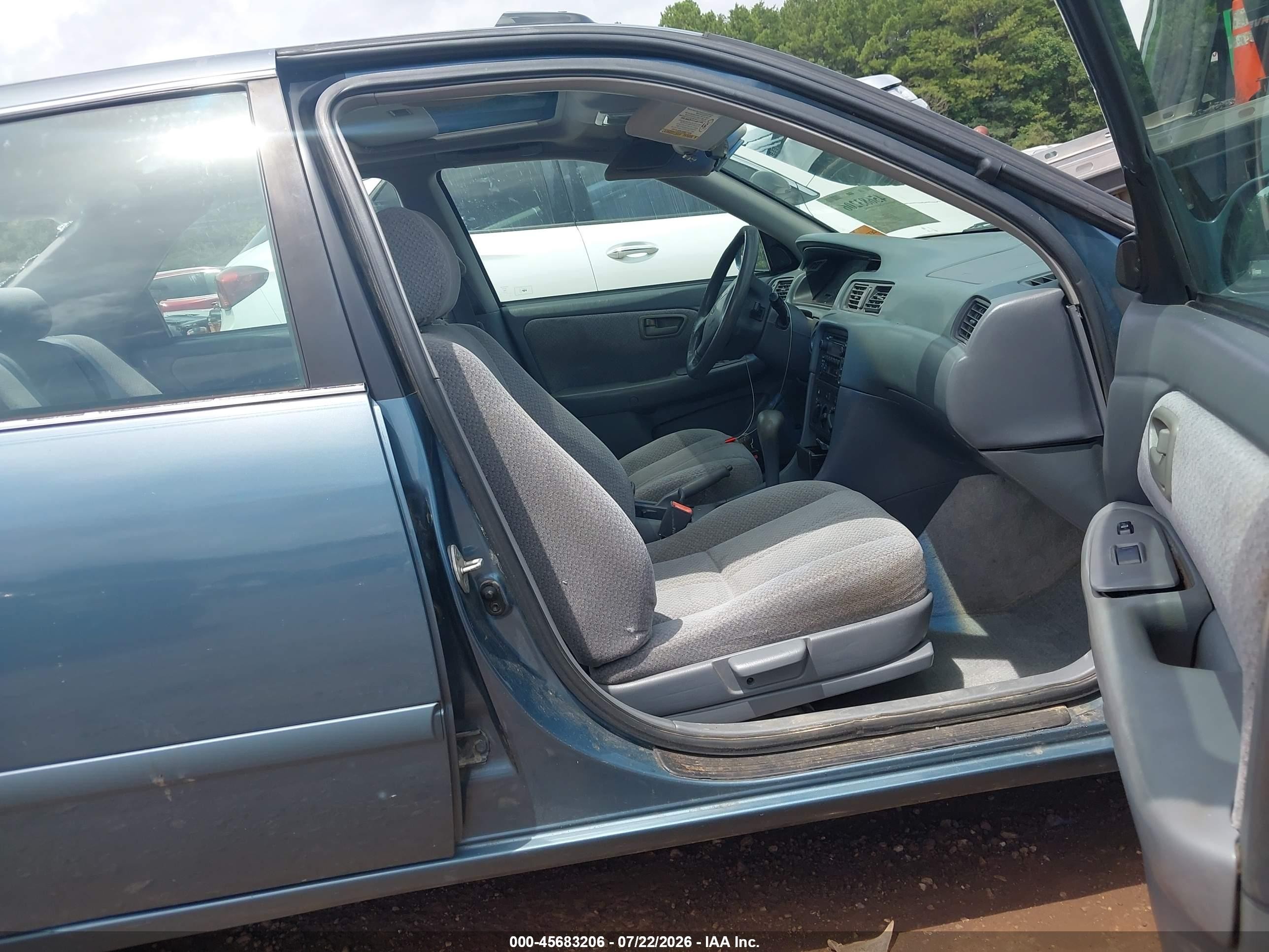 2000 Toyota Camry Le Синий vin: 4T1BG22K4YU751259