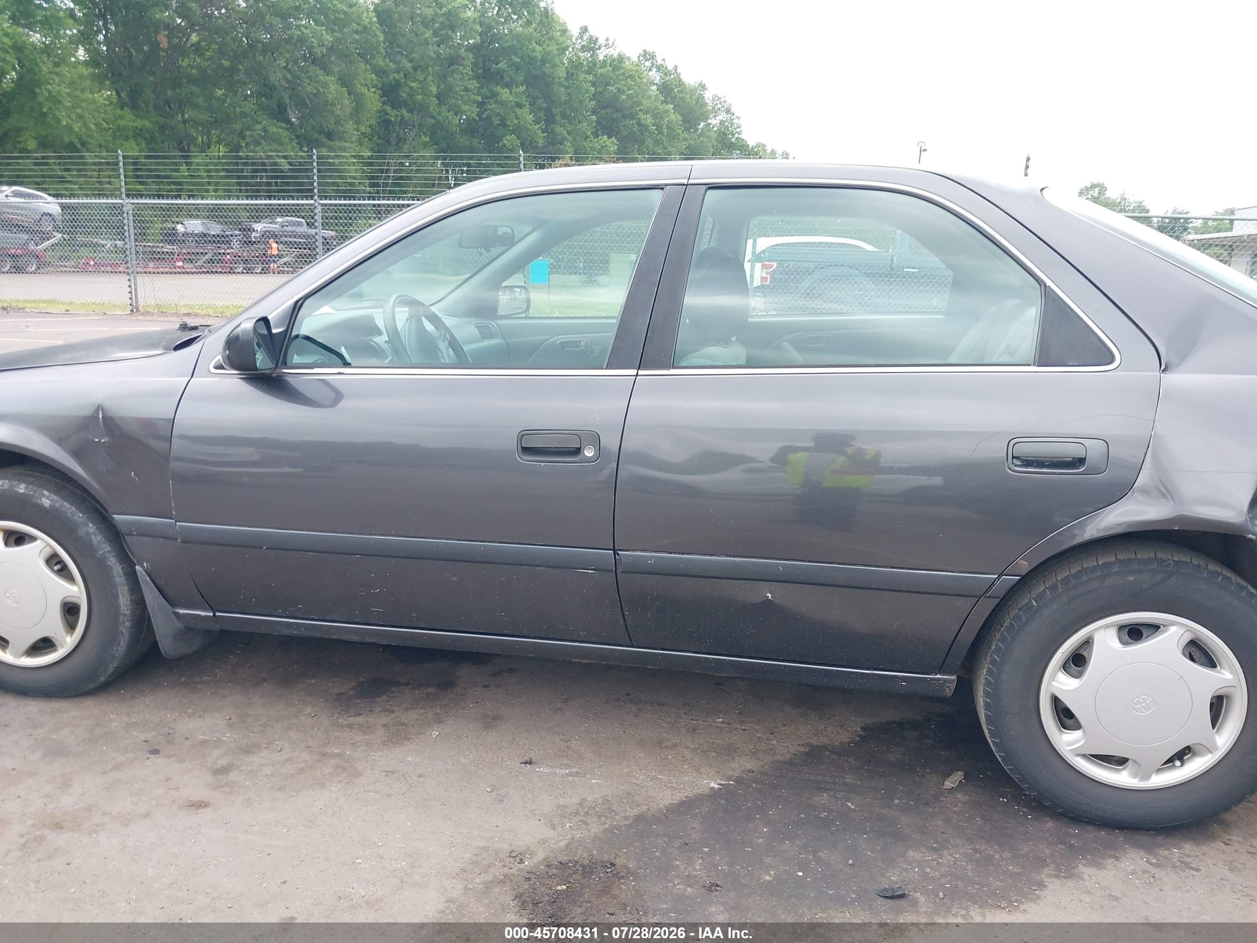 2000 Toyota Camry Ce Серый vin: 4T1BG22K4YU926013
