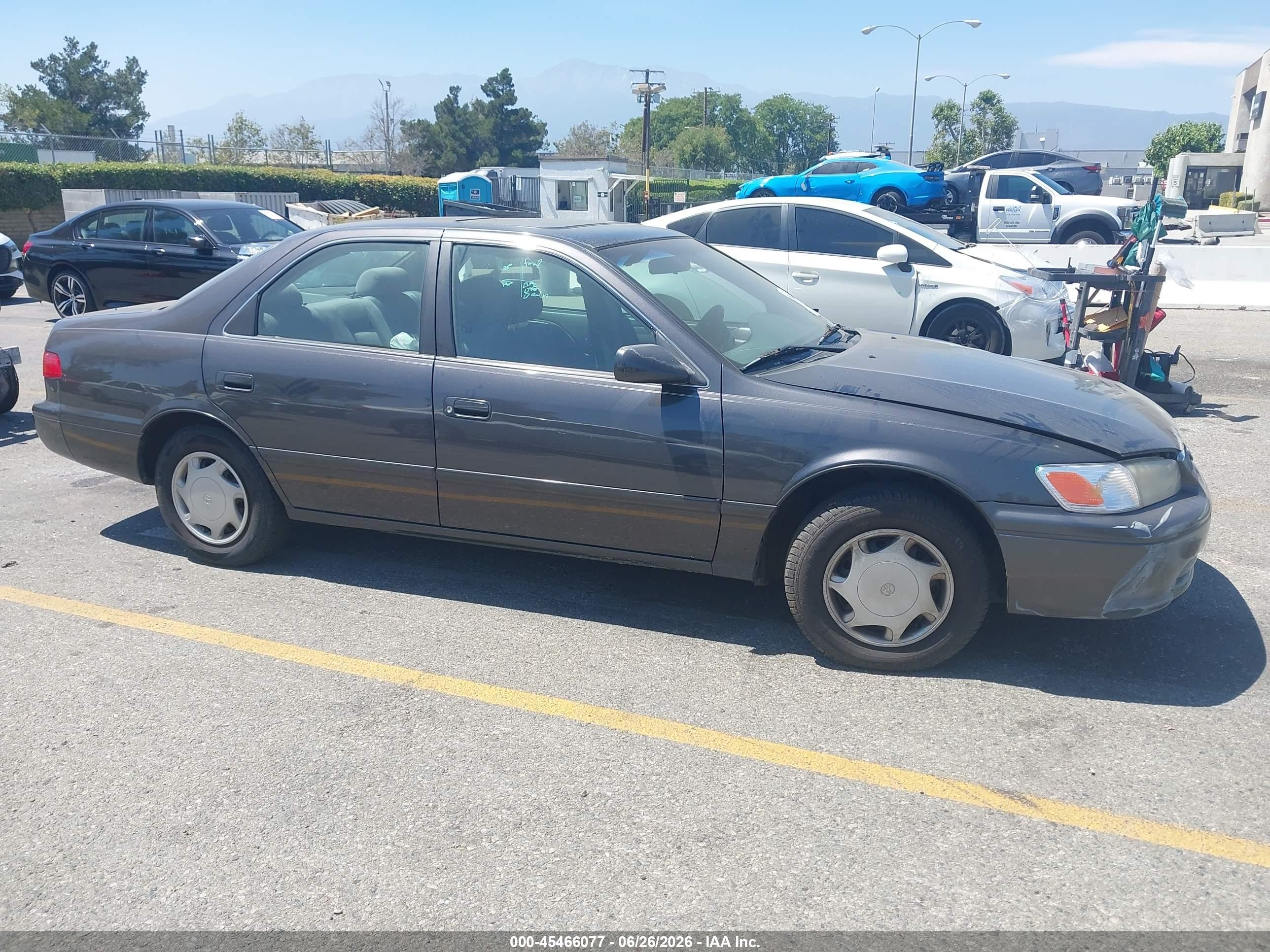 2000 Toyota Camry Ce Dark Blue vin: 4T1BG22K4YU961652