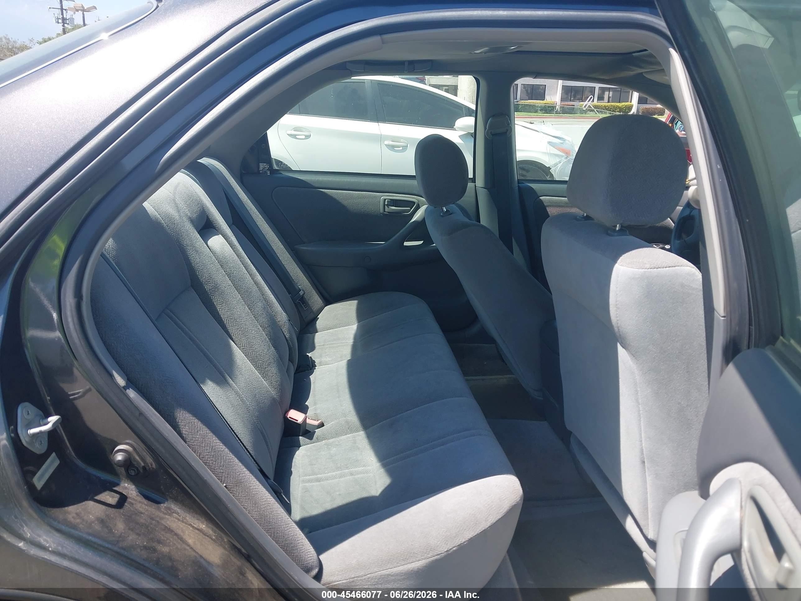 2000 Toyota Camry Ce Dark Blue vin: 4T1BG22K4YU961652