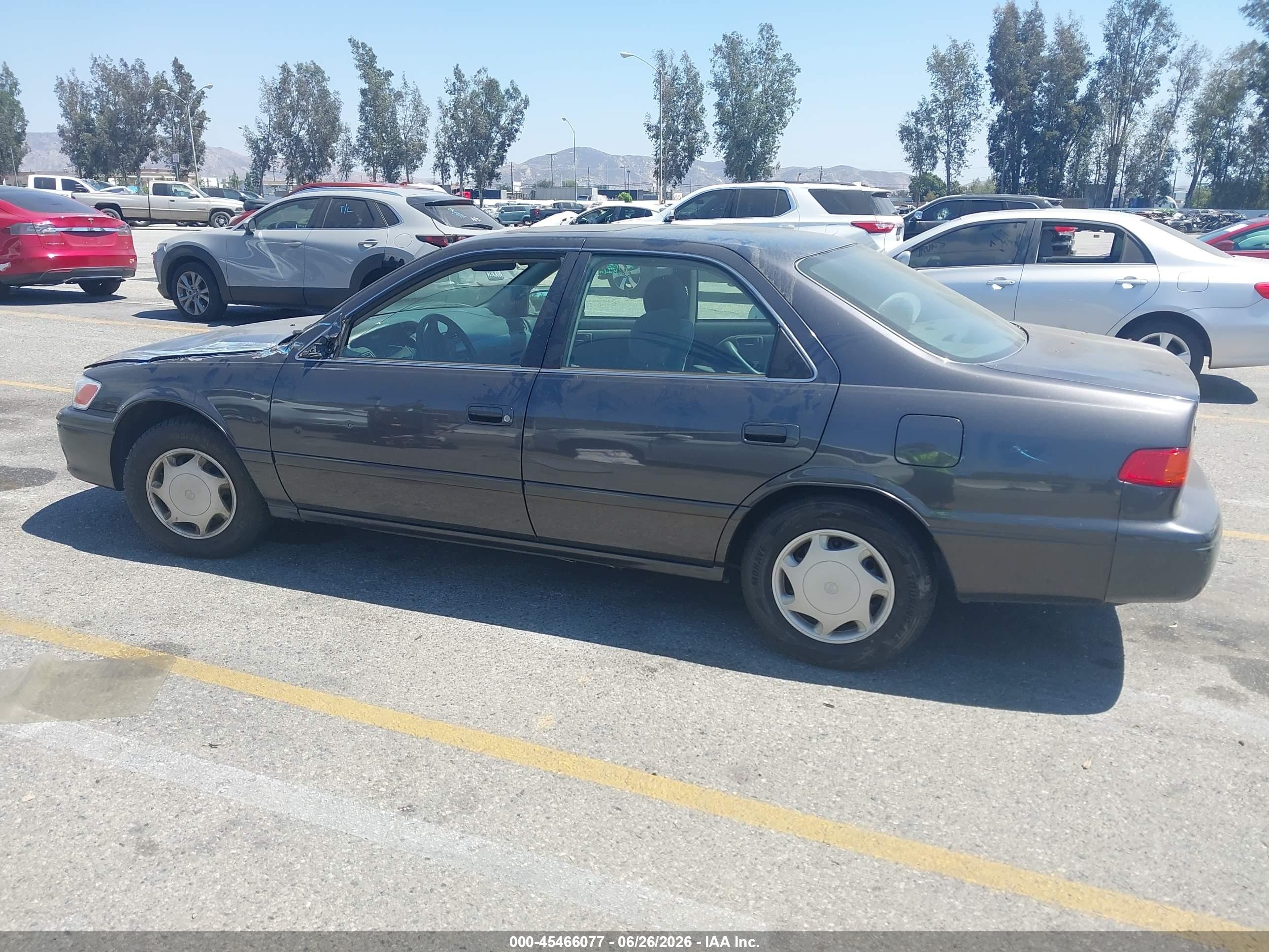2000 Toyota Camry Ce Dark Blue vin: 4T1BG22K4YU961652