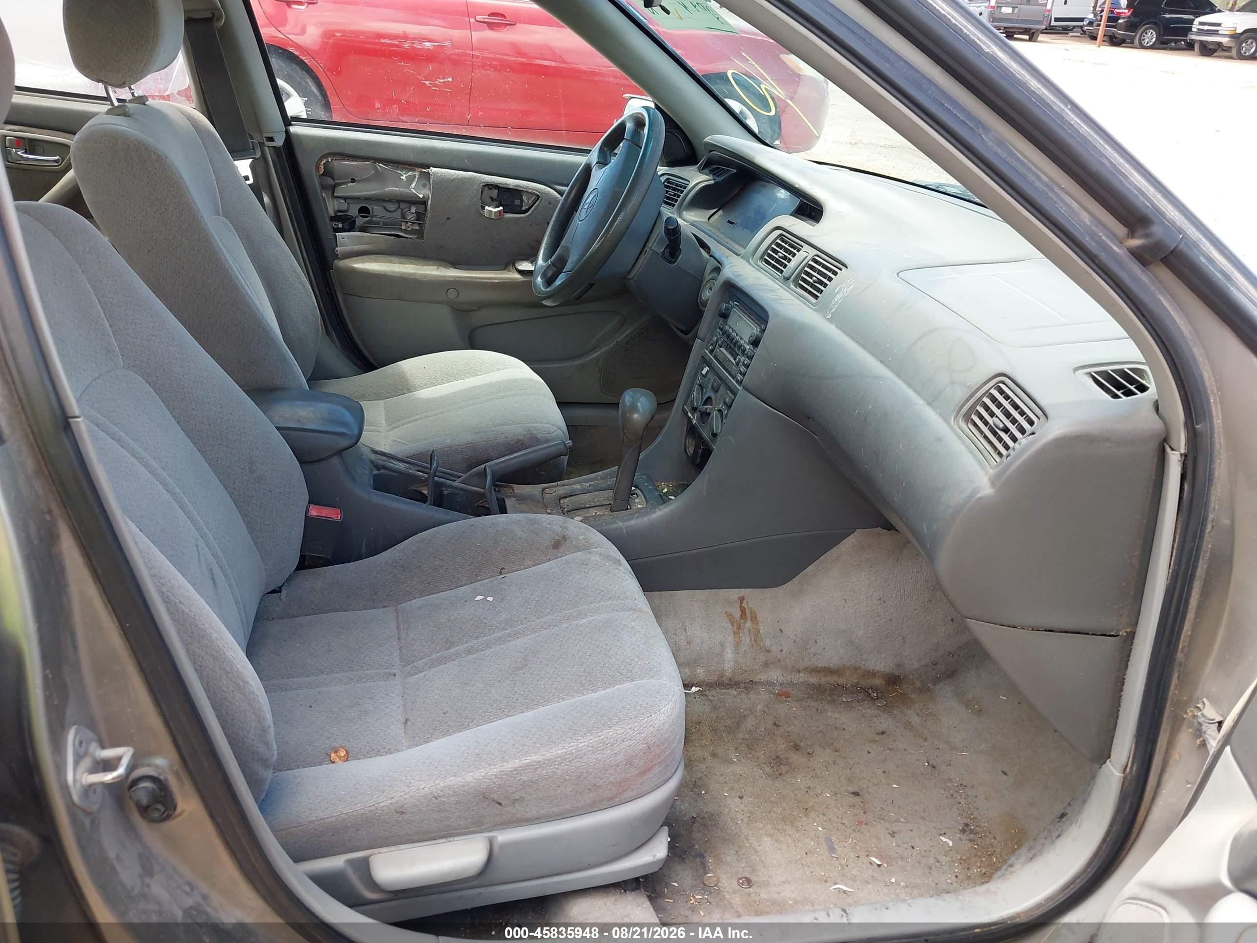 2001 Toyota Camry Le Champagne vin: 4T1BG22K51U096972