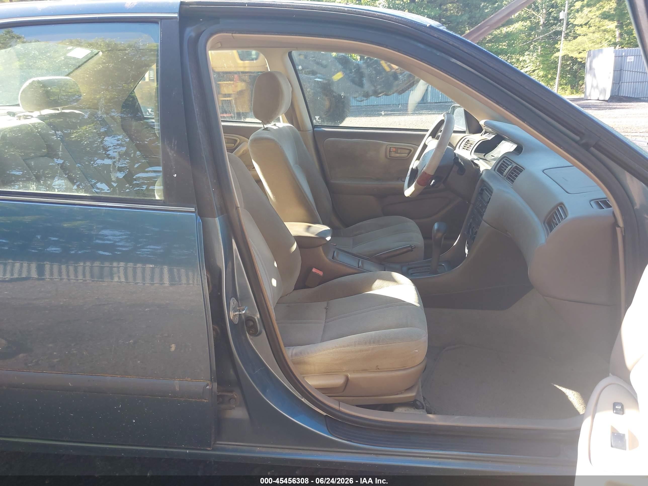 2001 Toyota Camry Ce Blue vin: 4T1BG22K51U870055
