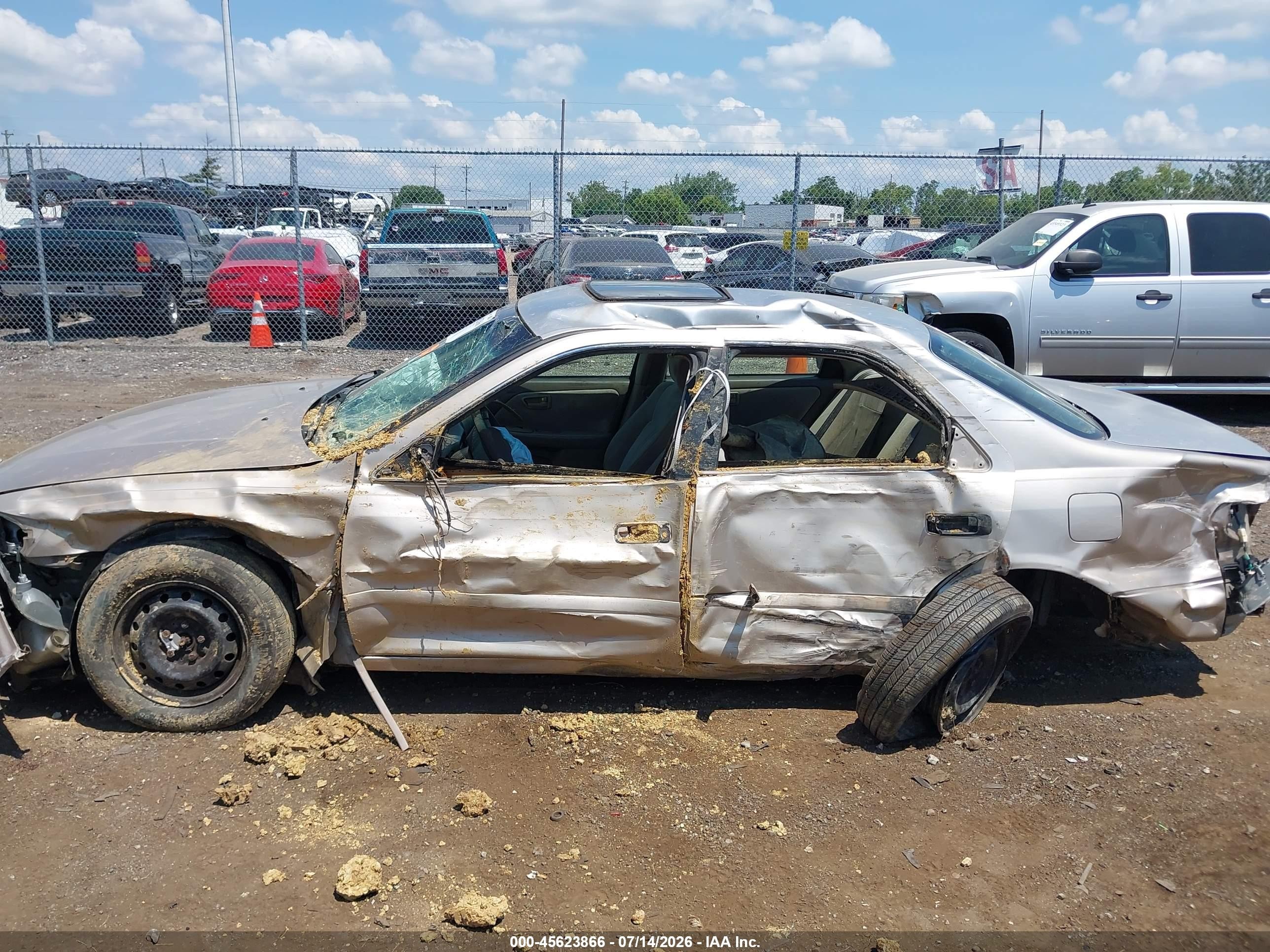2001 Toyota Camry Ce Tan vin: 4T1BG22K51U871772
