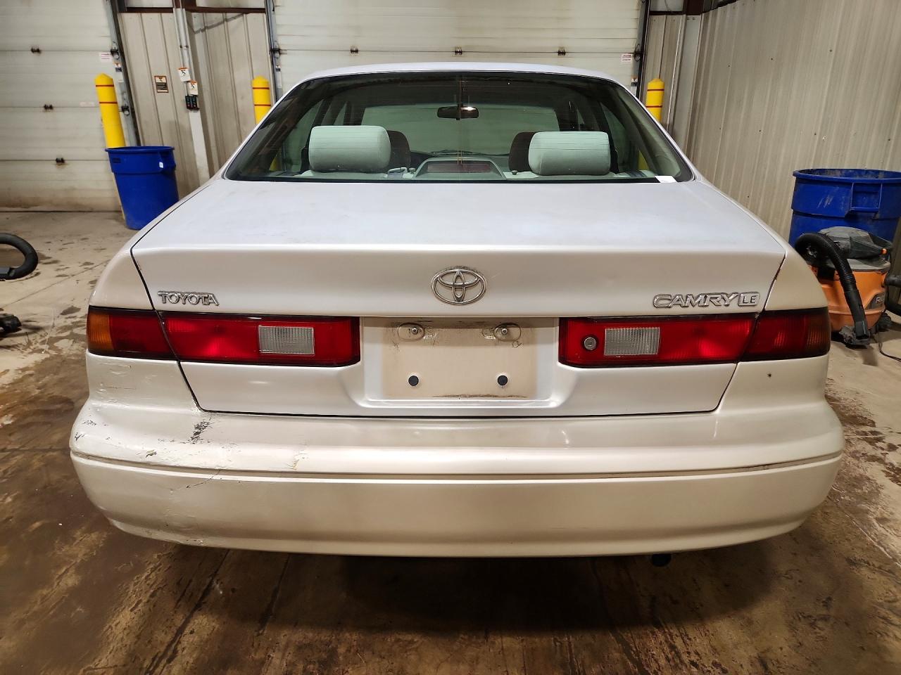 1998 Toyota Camry Le Beige vin: 4T1BG22K5WU206989