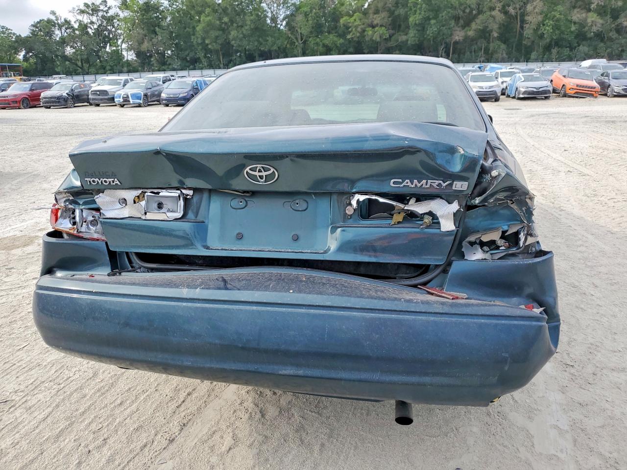 1998 Toyota Camry Le Зеленый vin: 4T1BG22K5WU253245