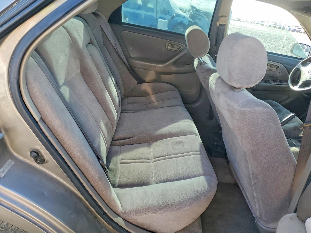 1999 Toyota Camry Le Gold vin: 4T1BG22K5XU435965