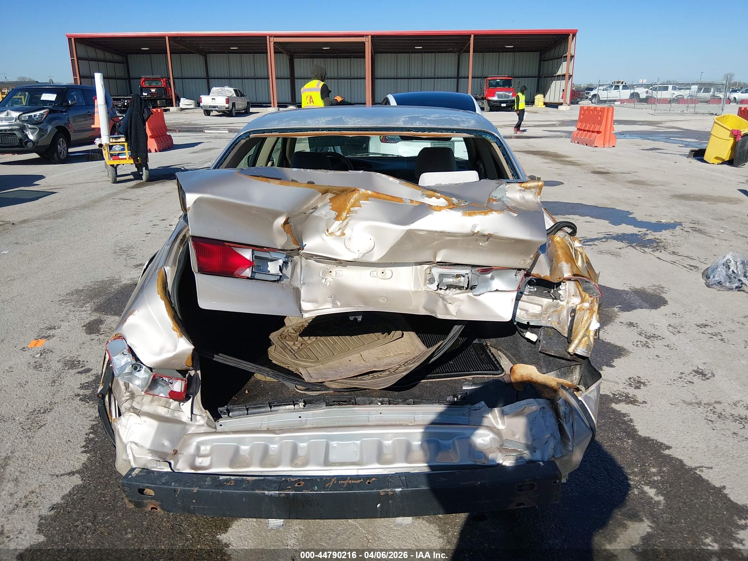 1999 Toyota Camry Le Silver vin: 4T1BG22K5XU453429