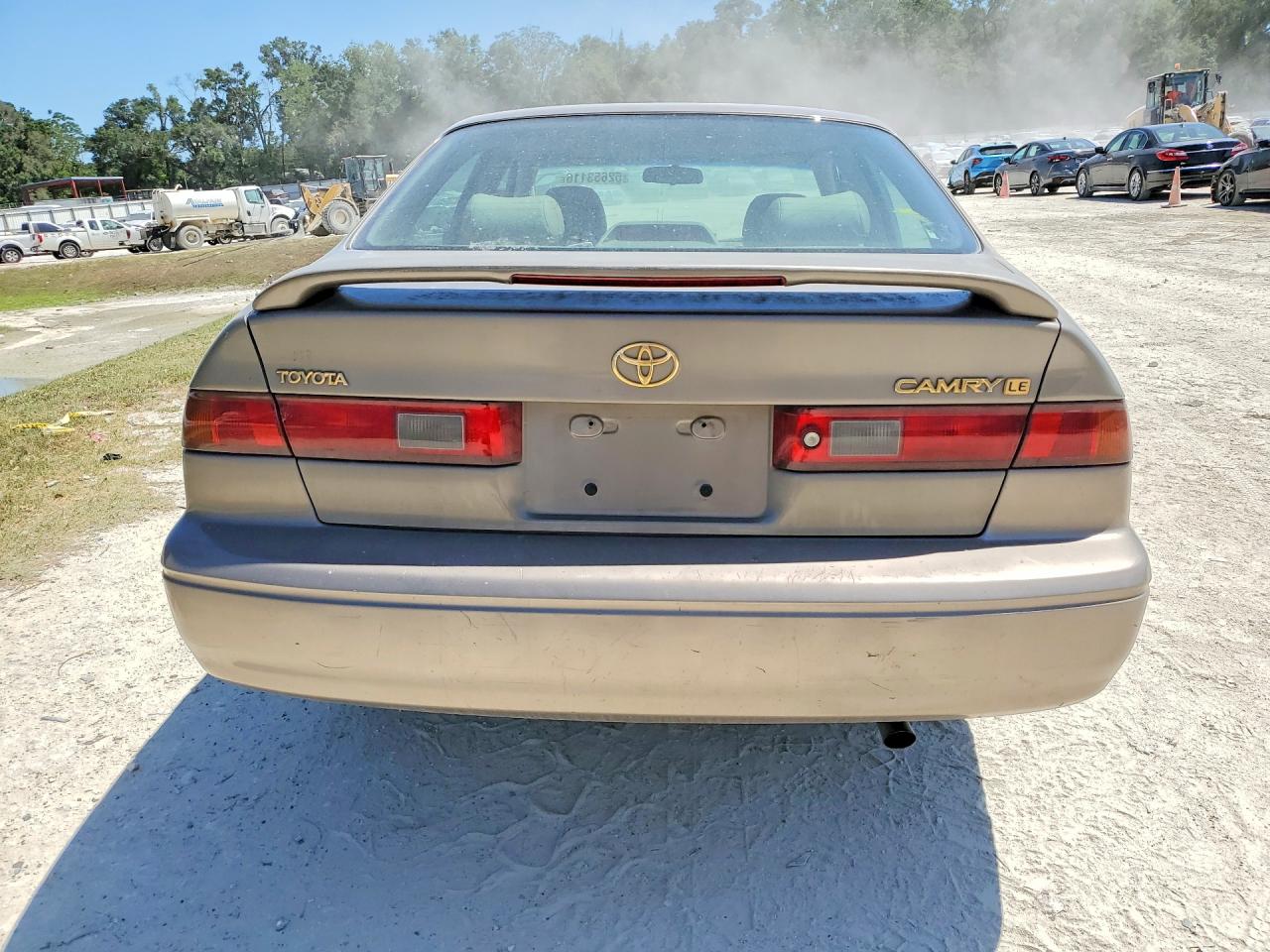 1999 Toyota Camry Le Tan vin: 4T1BG22K5XU523656