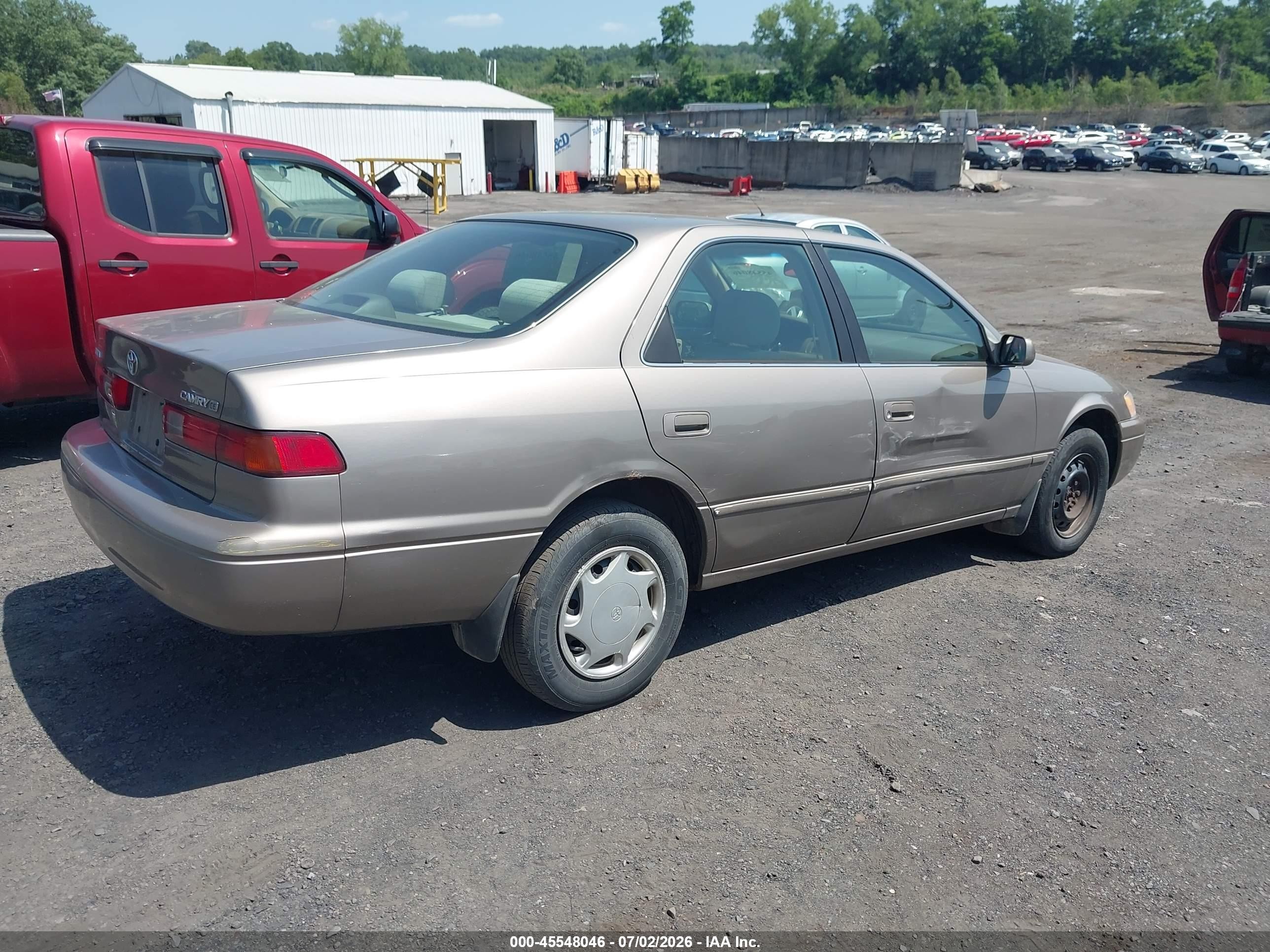 1999 Toyota Camry Ce Gold vin: 4T1BG22K5XU531031