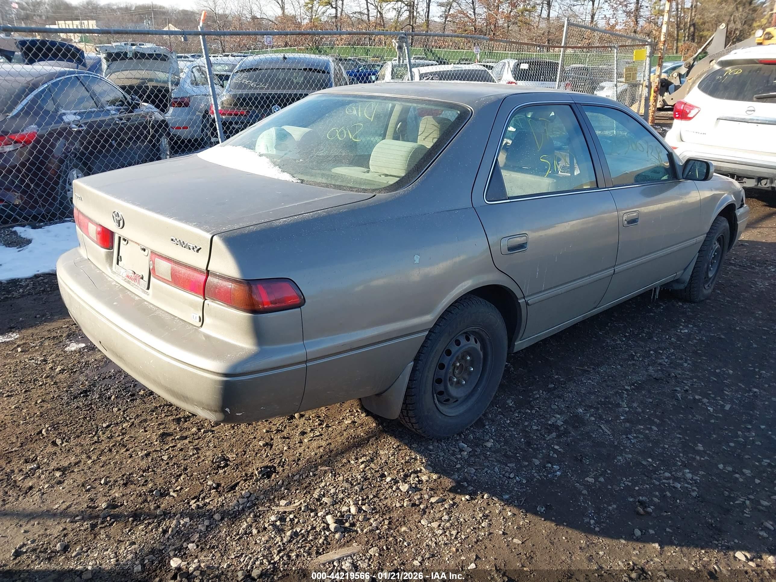 1999 Toyota Camry Le Champagne vin: 4T1BG22K5XU919666