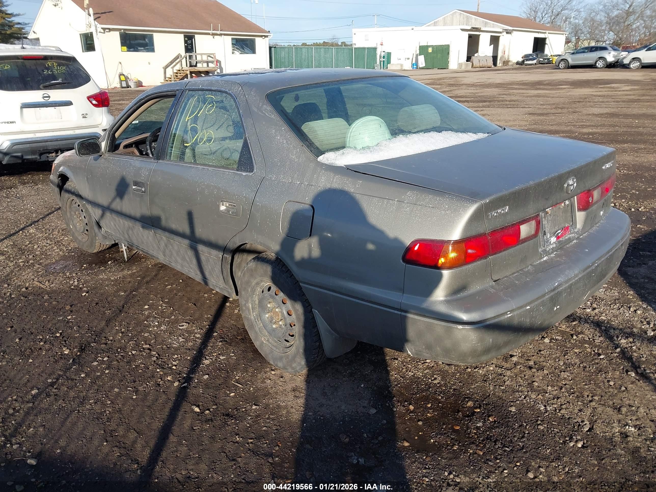 1999 Toyota Camry Le Champagne vin: 4T1BG22K5XU919666