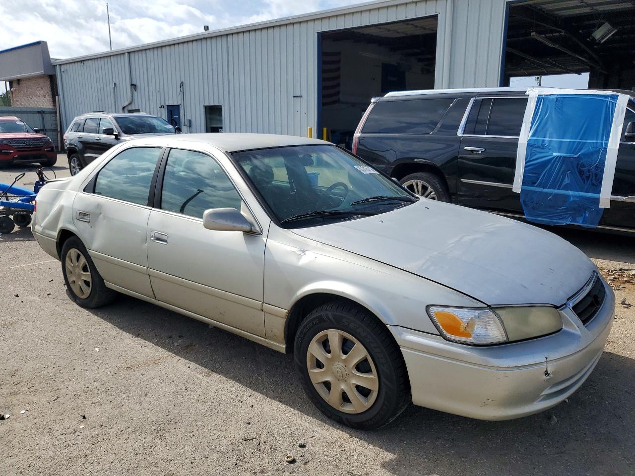 2000 Toyota Camry Le Серебряный vin: 4T1BG22K5YU007265