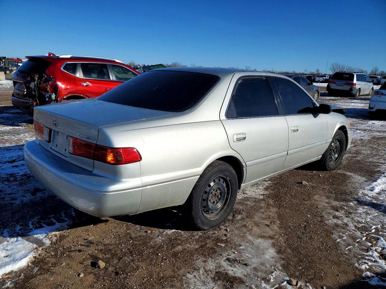 2000 Toyota Camry Ce Silver vin: 4T1BG22K5YU013972