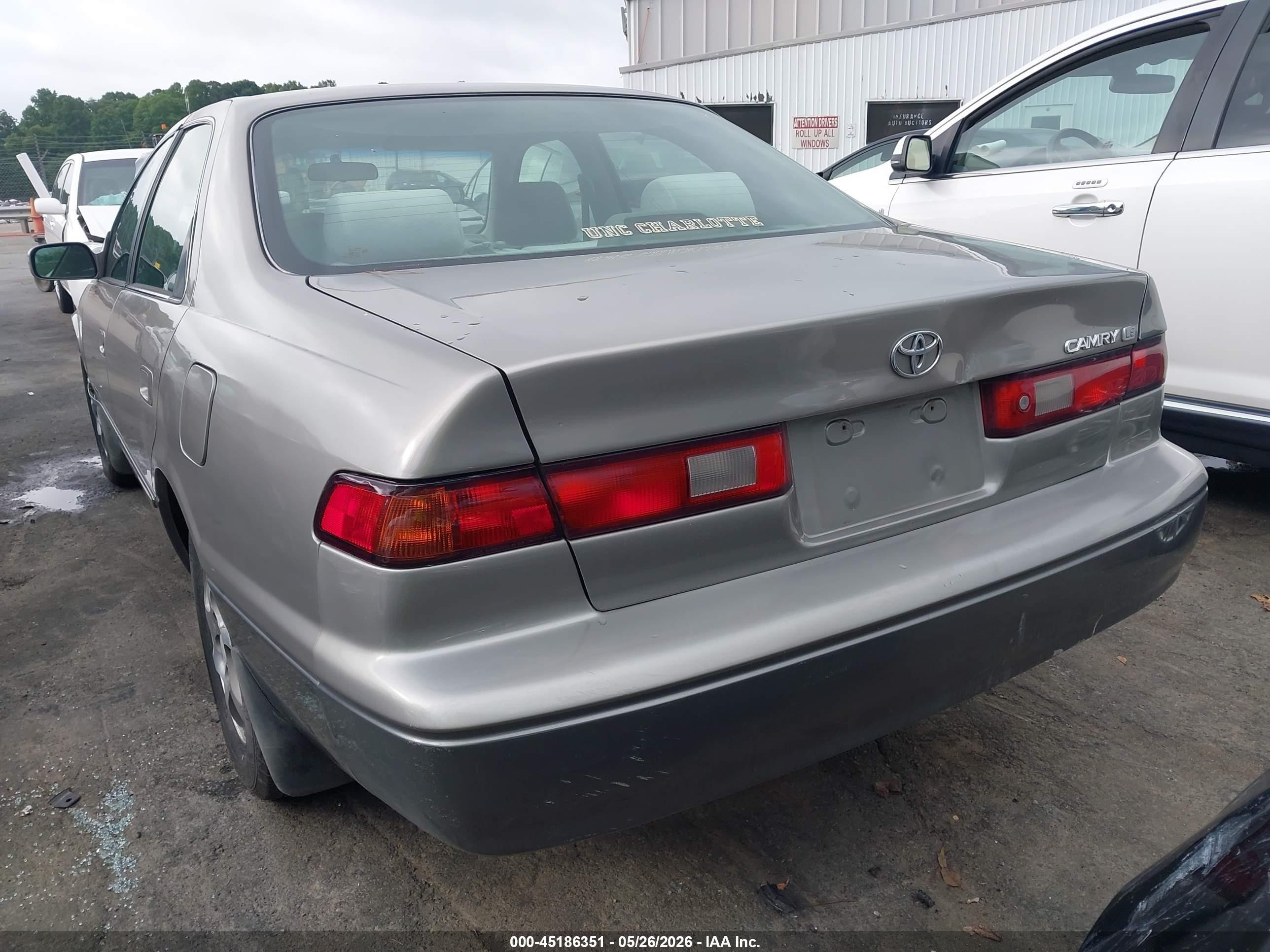 1998 Toyota Camry Le Gray vin: 4T1BG22K6WU357713