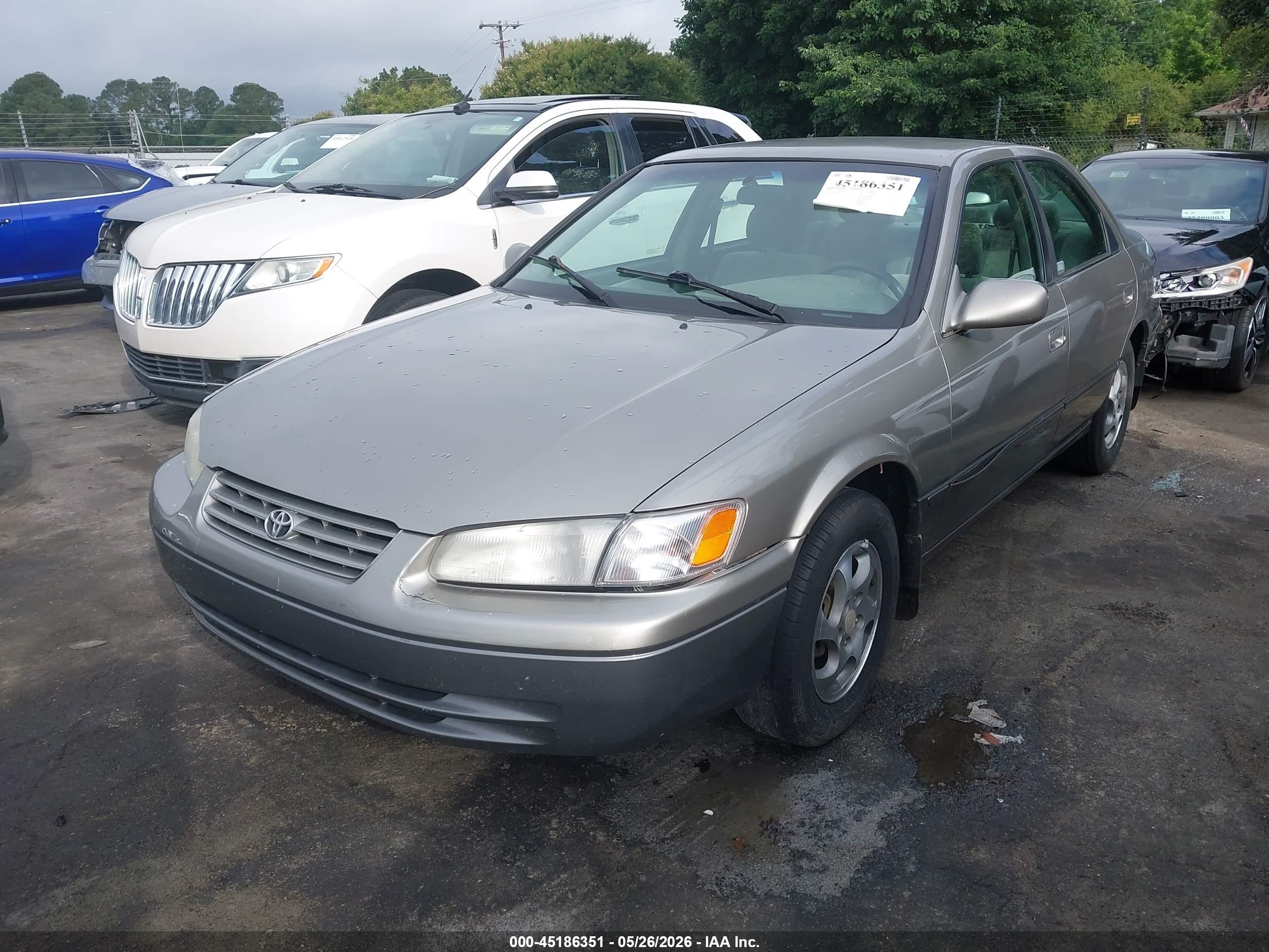 1998 Toyota Camry Le Gray vin: 4T1BG22K6WU357713