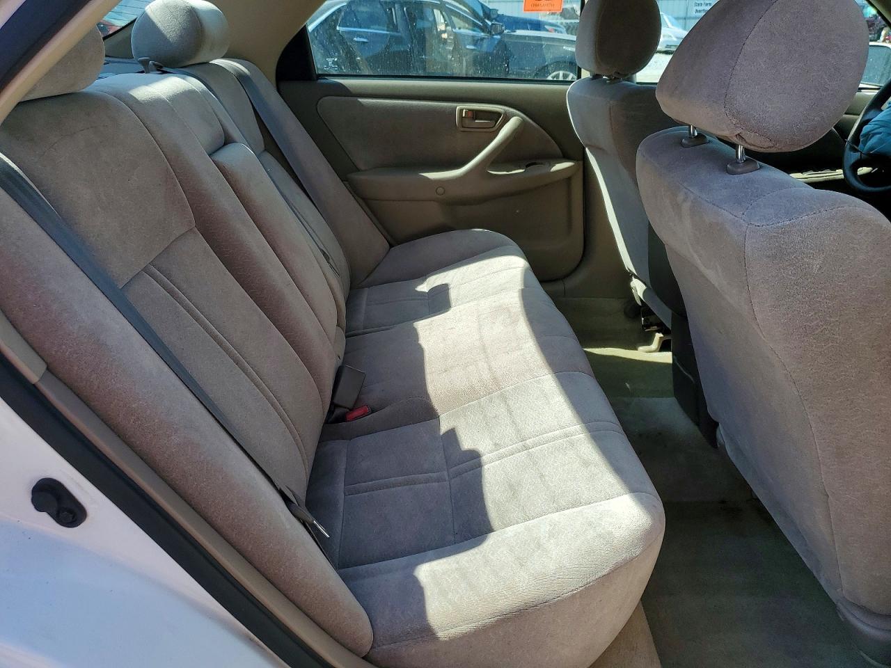 1999 Toyota Camry Le White vin: 4T1BG22K6XU445503