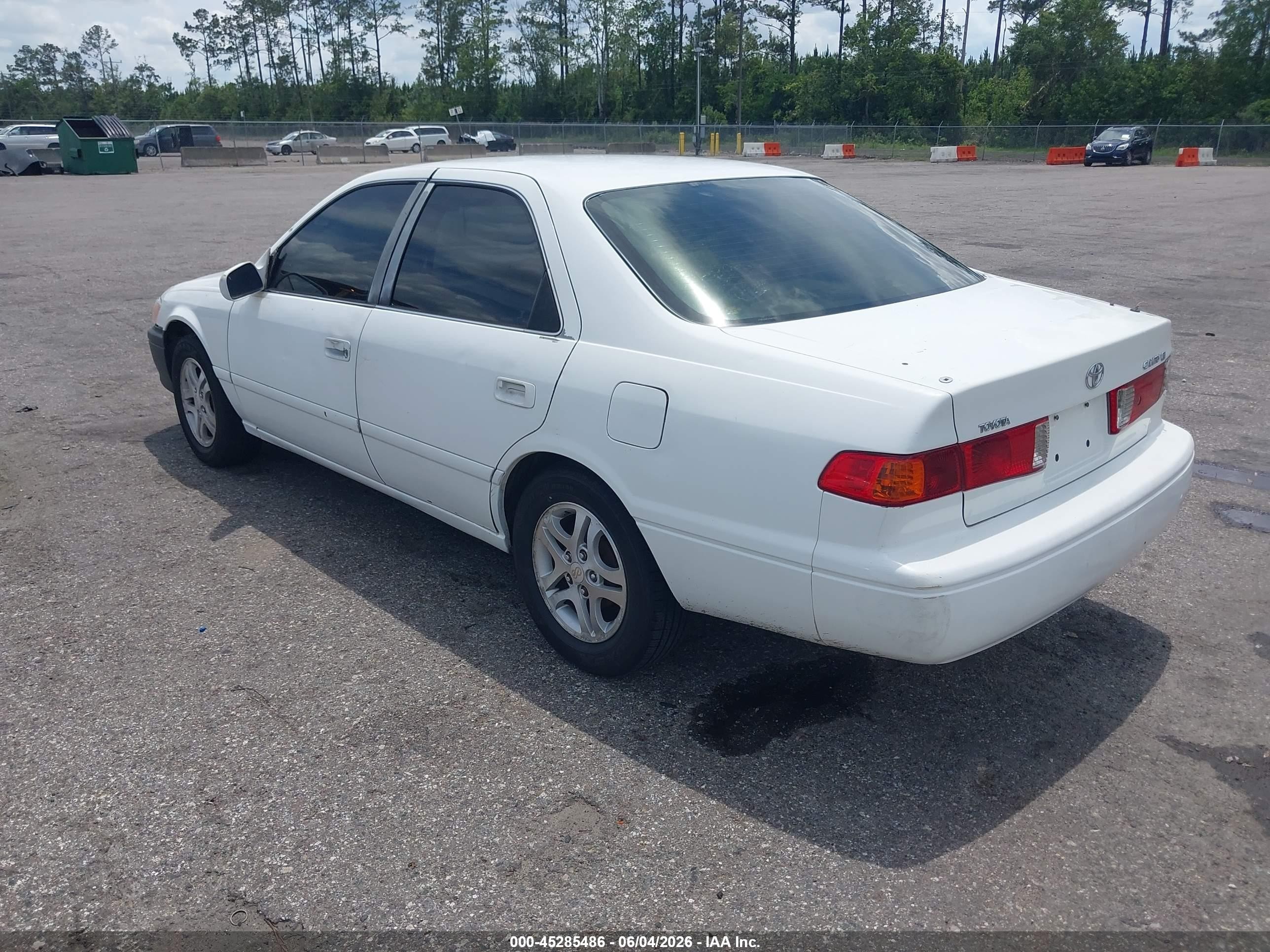 2000 Toyota Camry Le Белый vin: 4T1BG22K6YU977271