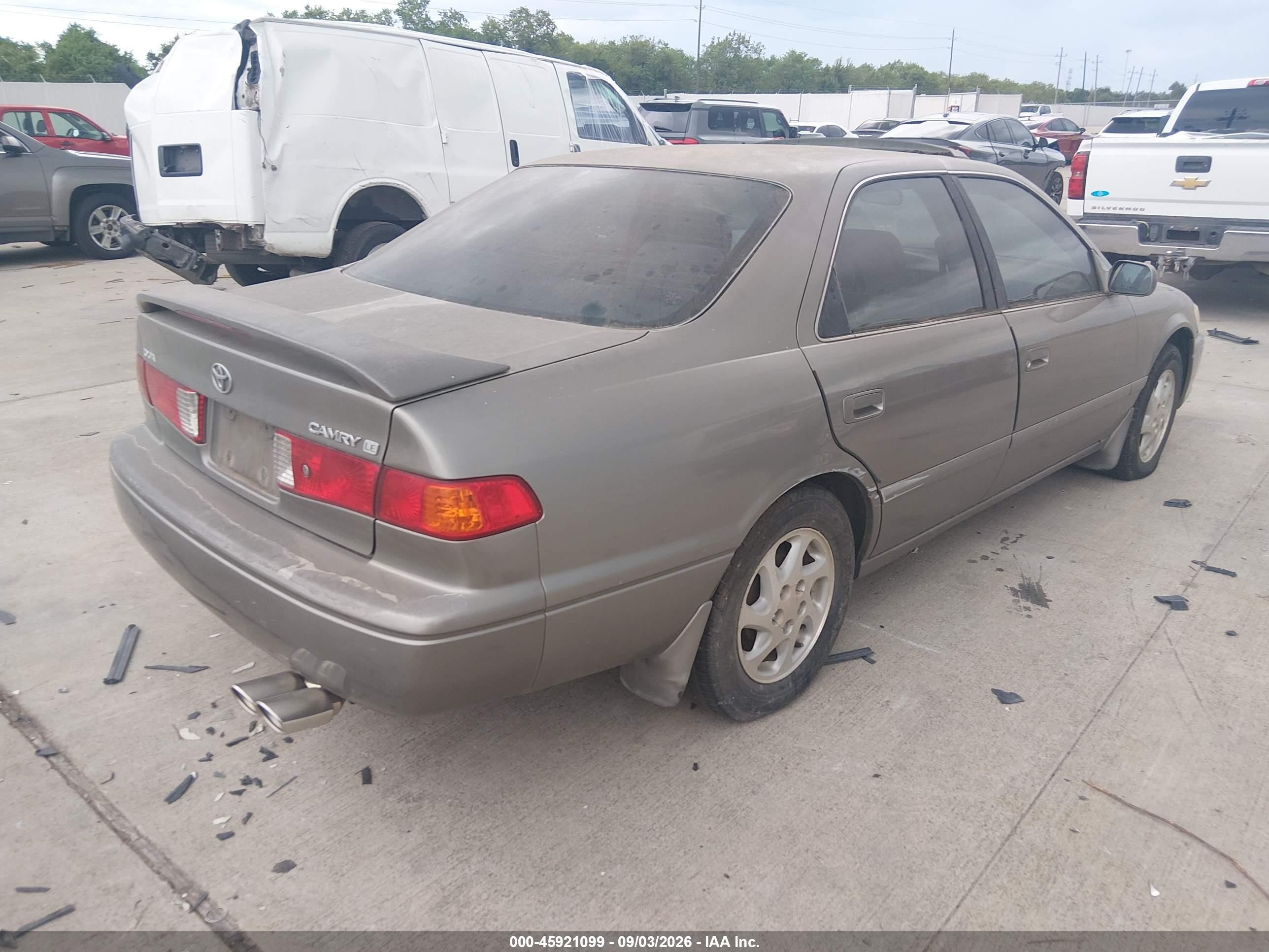 2001 Toyota Camry Le Серебряный vin: 4T1BG22K71U059146
