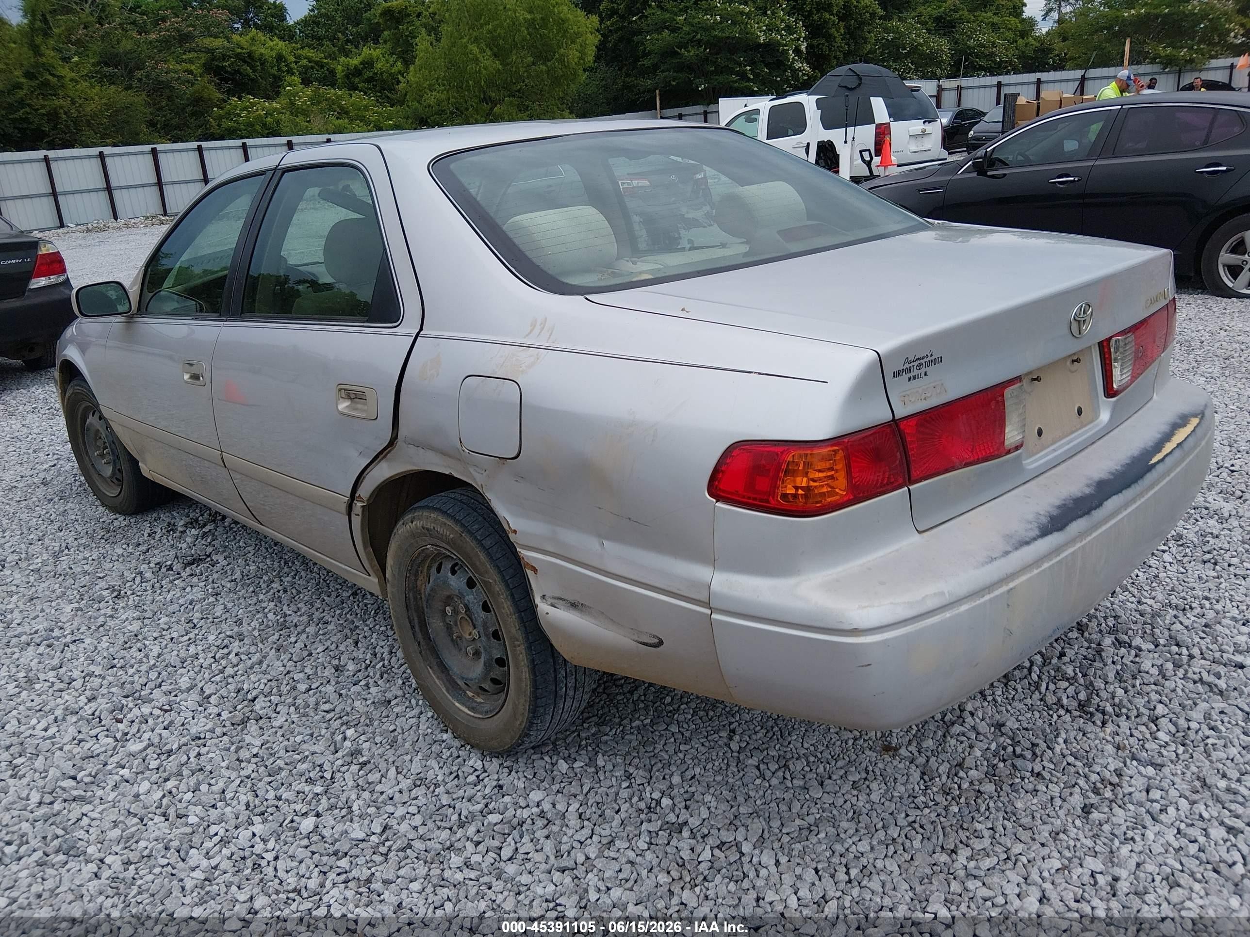 2001 Toyota Camry Le Silver vin: 4T1BG22K71U106658