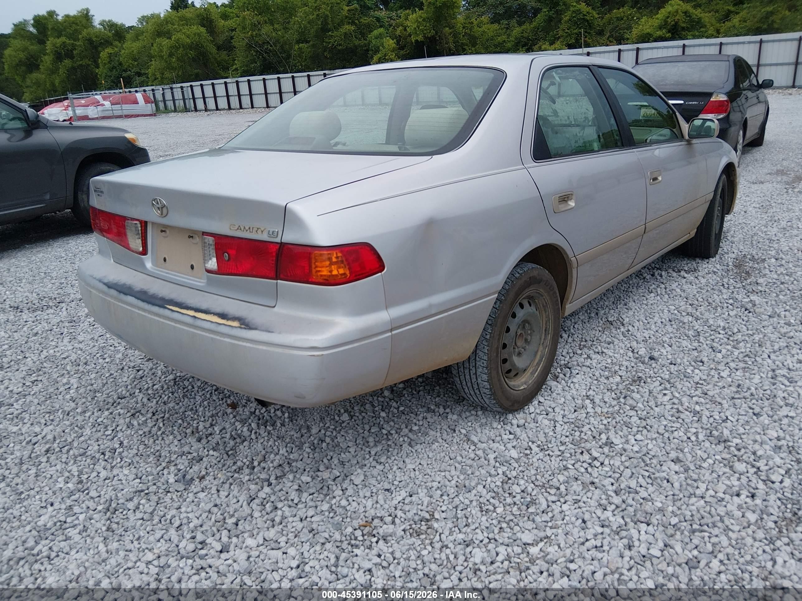 2001 Toyota Camry Le Silver vin: 4T1BG22K71U106658