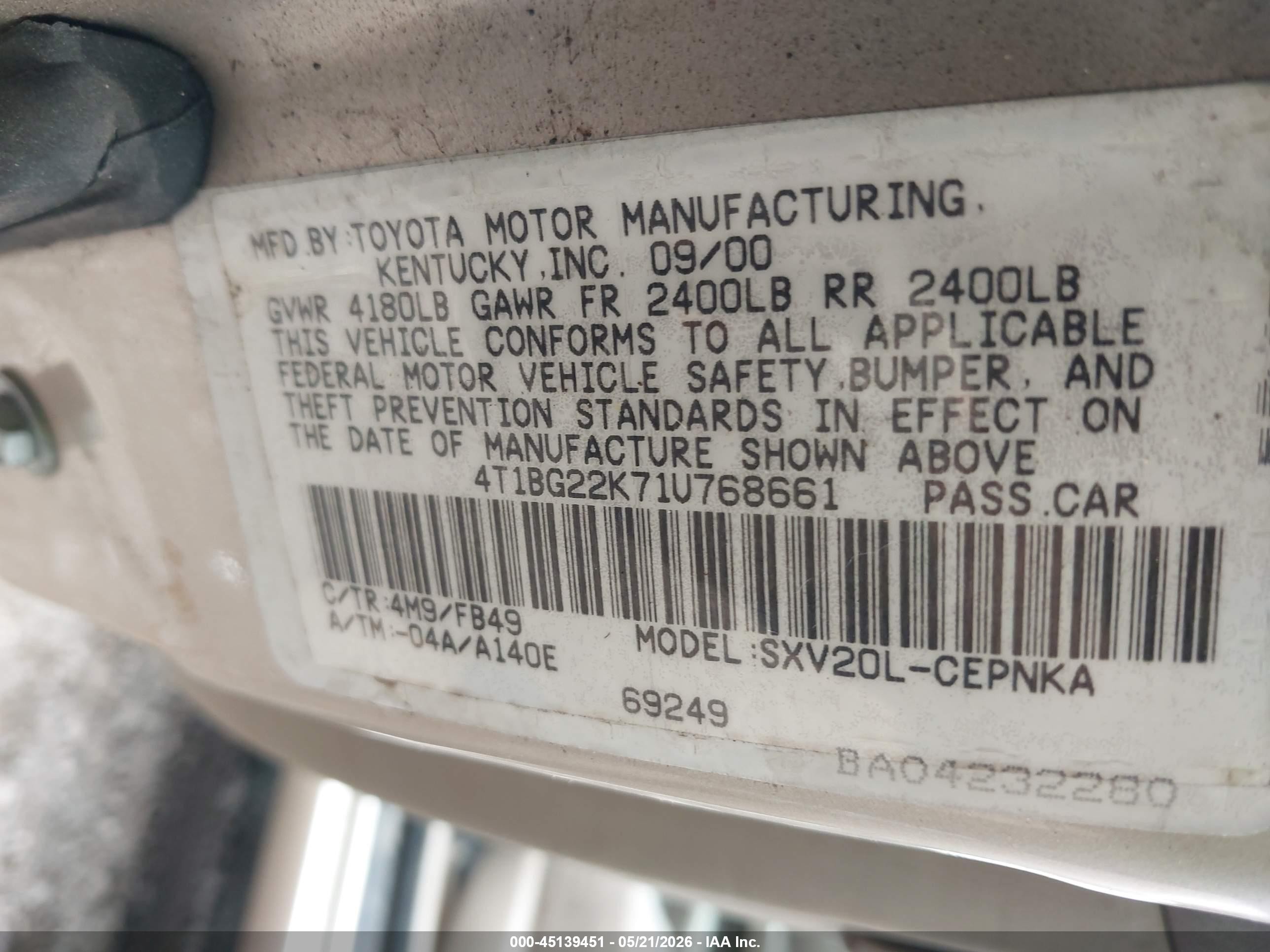 2001 Toyota Camry Le Gold vin: 4T1BG22K71U768661