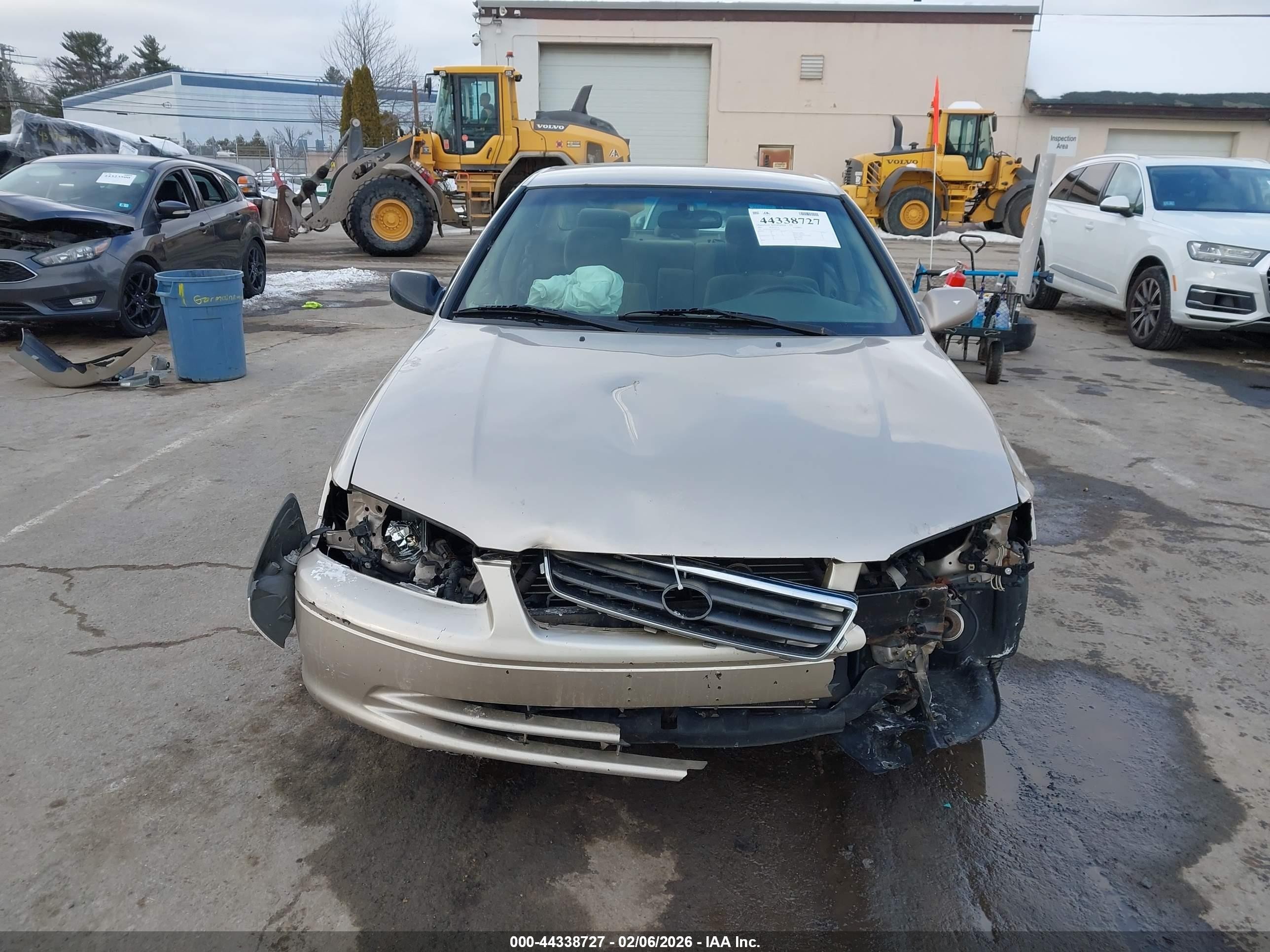 2001 Toyota Camry Ce Золотой vin: 4T1BG22K71U801626