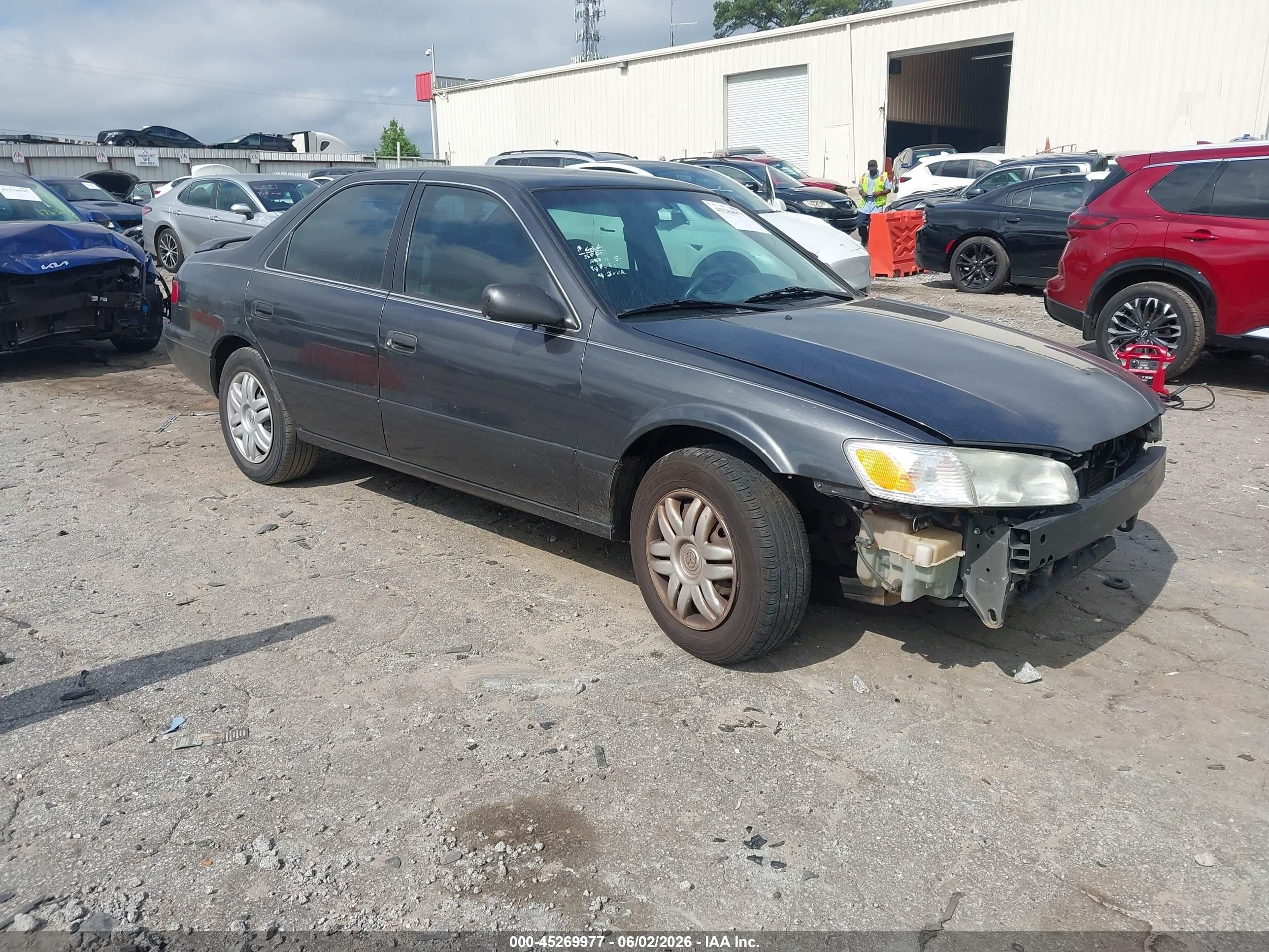 2001 Toyota Camry Le Gray vin: 4T1BG22K71U808592