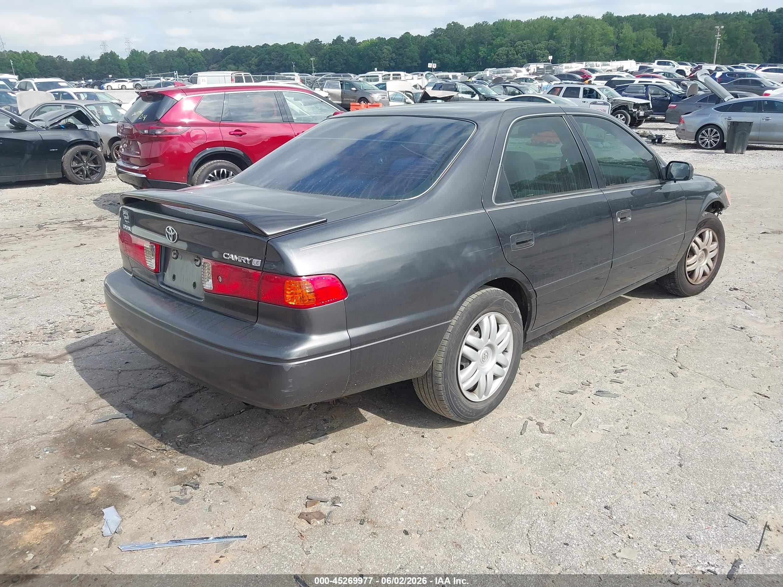 2001 Toyota Camry Le Серый vin: 4T1BG22K71U808592