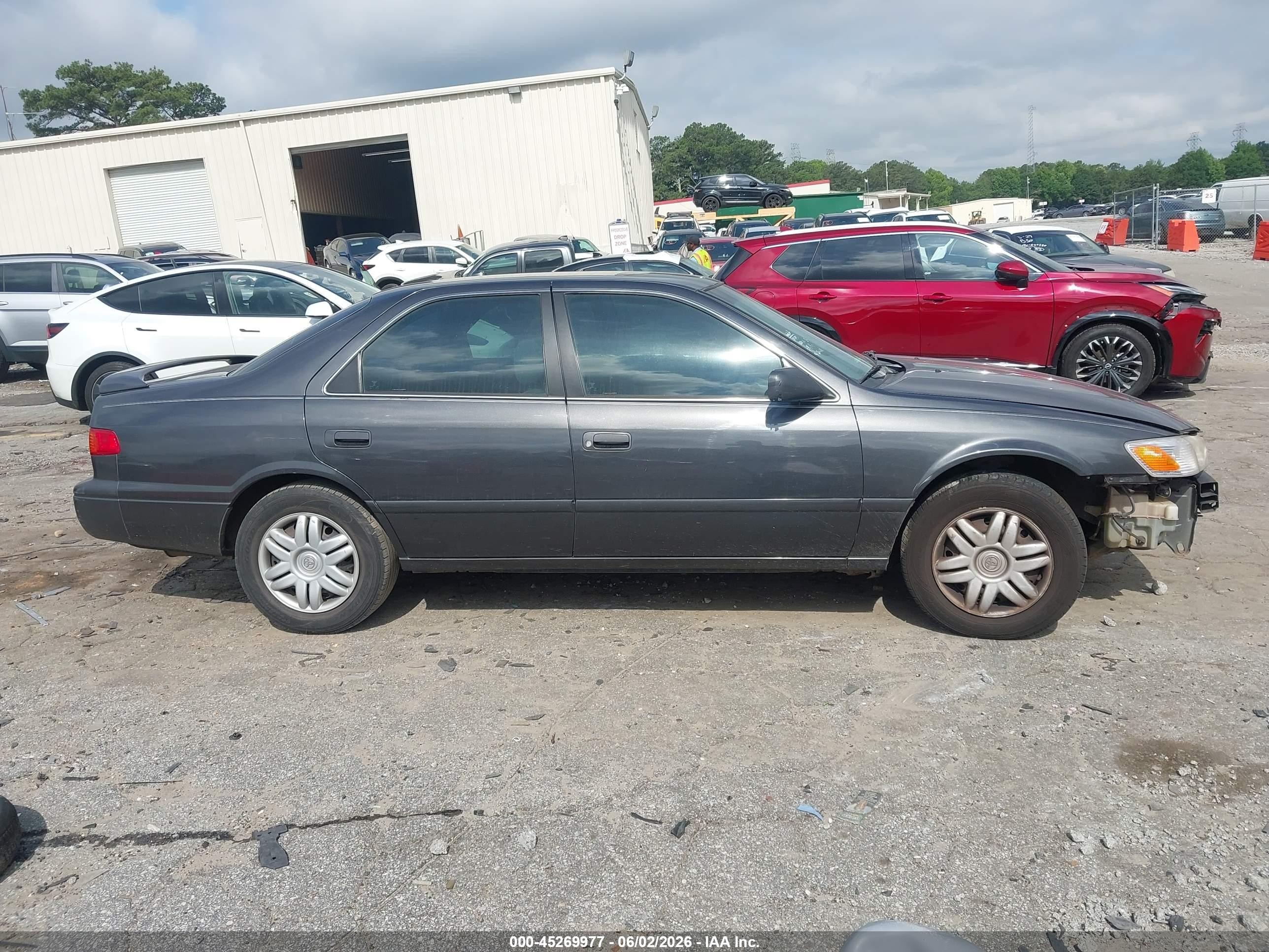 2001 Toyota Camry Le Серый vin: 4T1BG22K71U808592