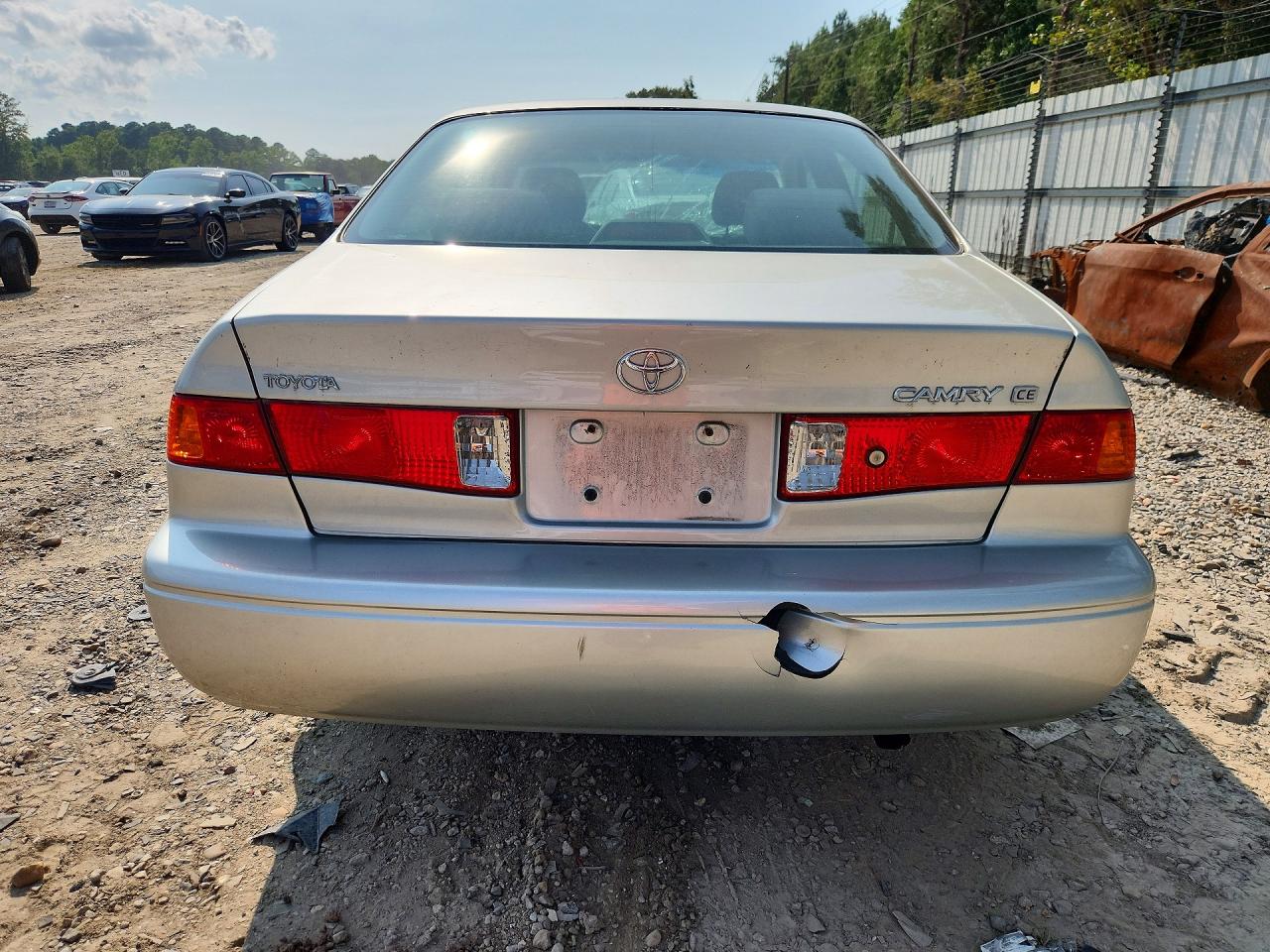 2001 Toyota Camry Ce Серебряный vin: 4T1BG22K71U816224