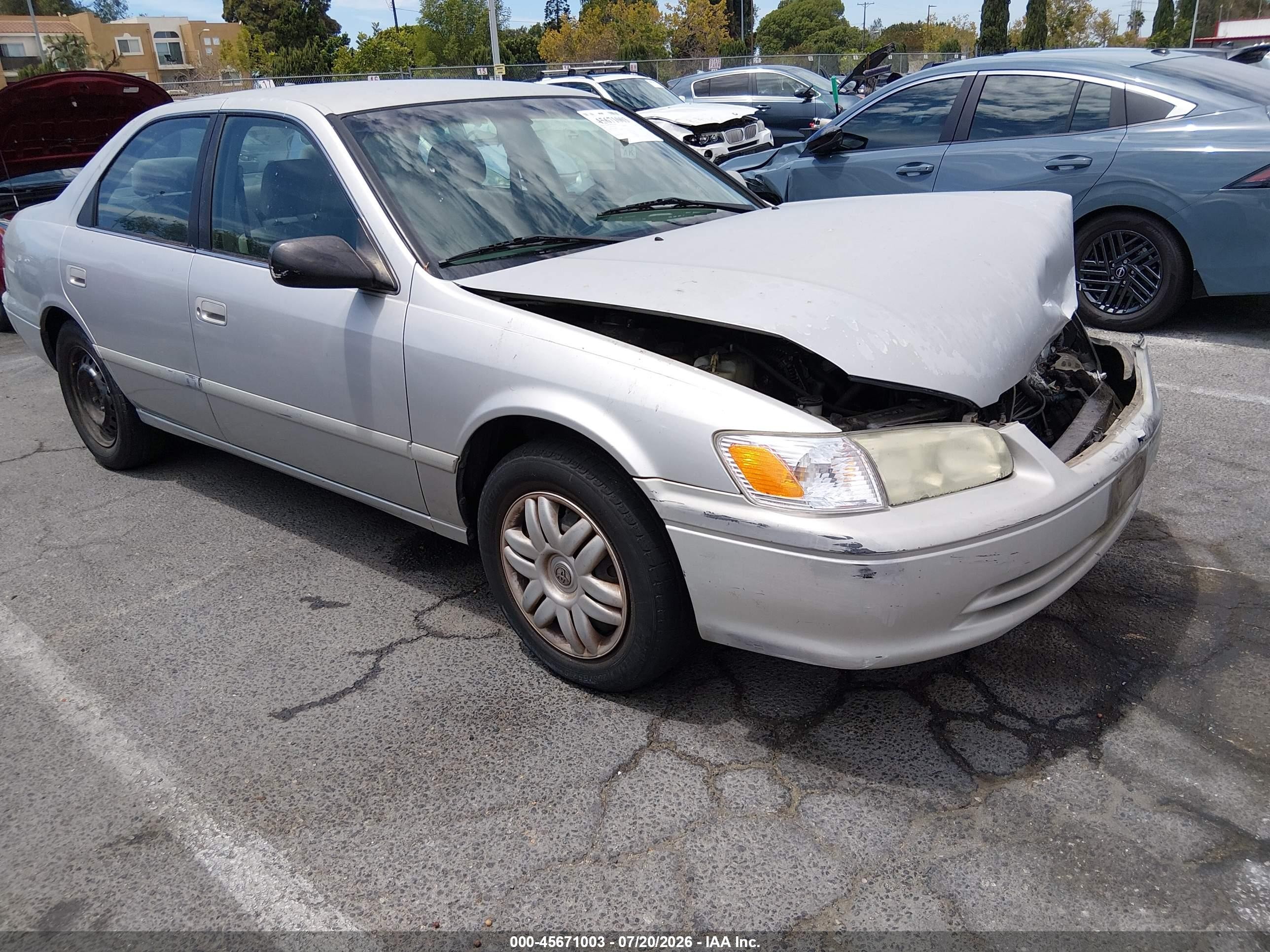 2001 Toyota Camry Le Gray vin: 4T1BG22K71U860840