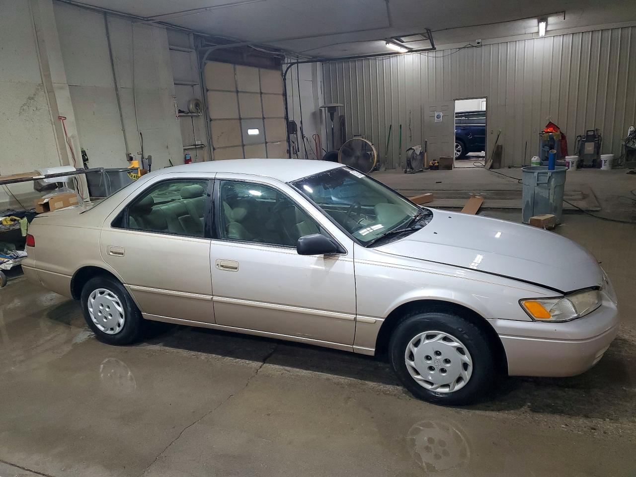 1997 Toyota Camry Le Beige vin: 4T1BG22K7VU053305