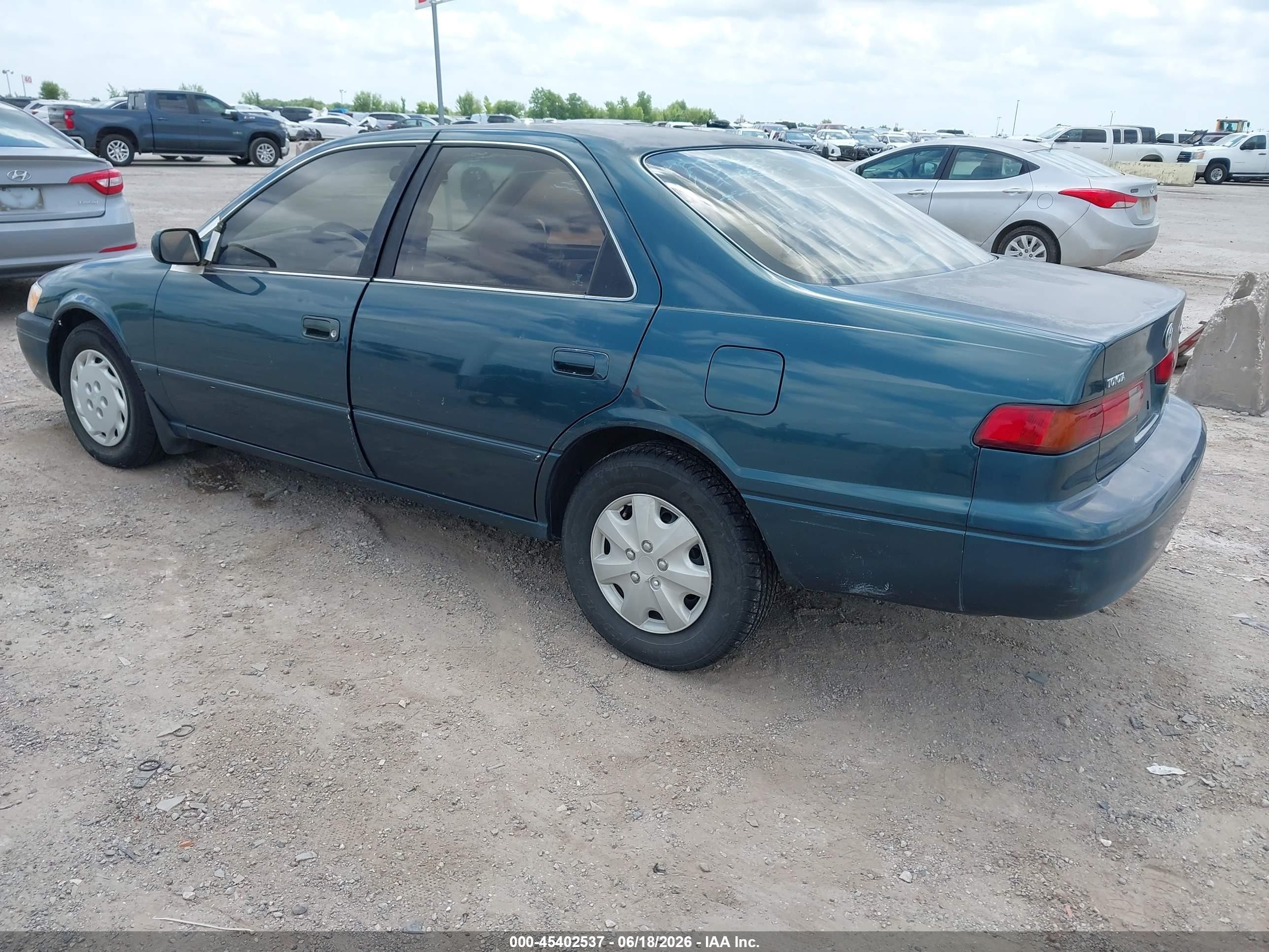 1997 Toyota Camry Le Green vin: 4T1BG22K7VU773106