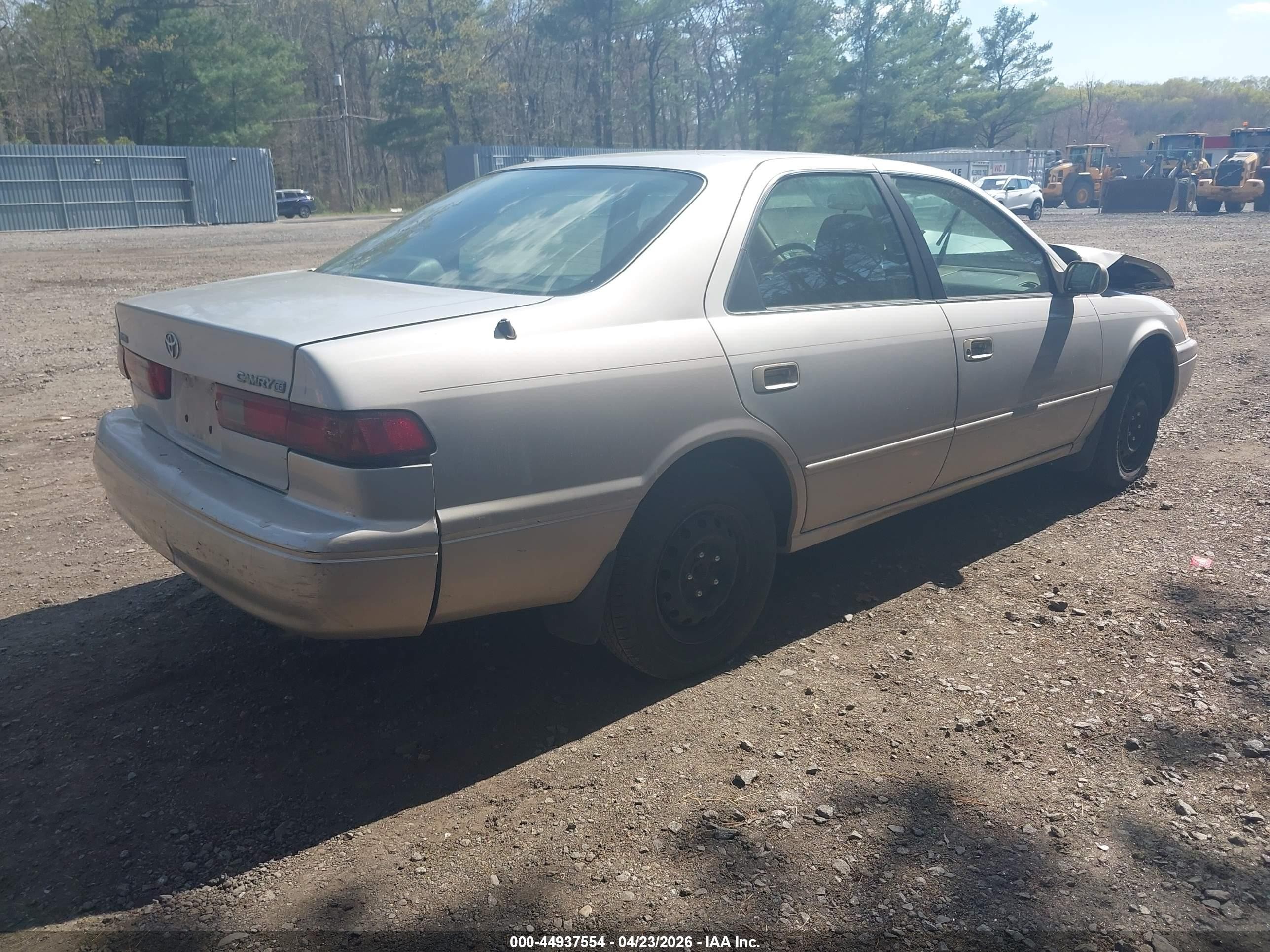 1998 Toyota Camry Ce Silver vin: 4T1BG22K7WU241131